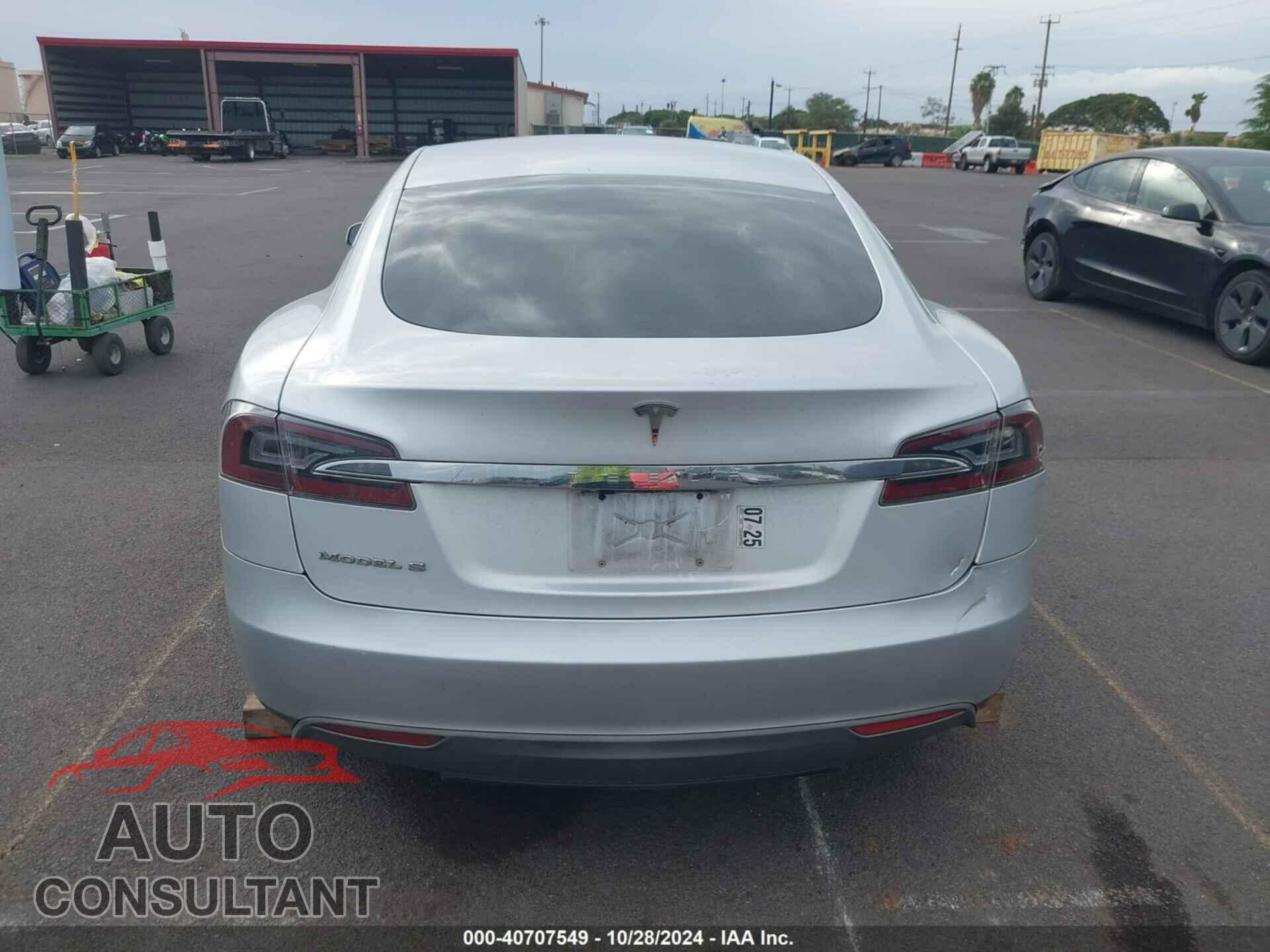 TESLA MODEL S 2013 - 5YJSA1AC3DFP10537