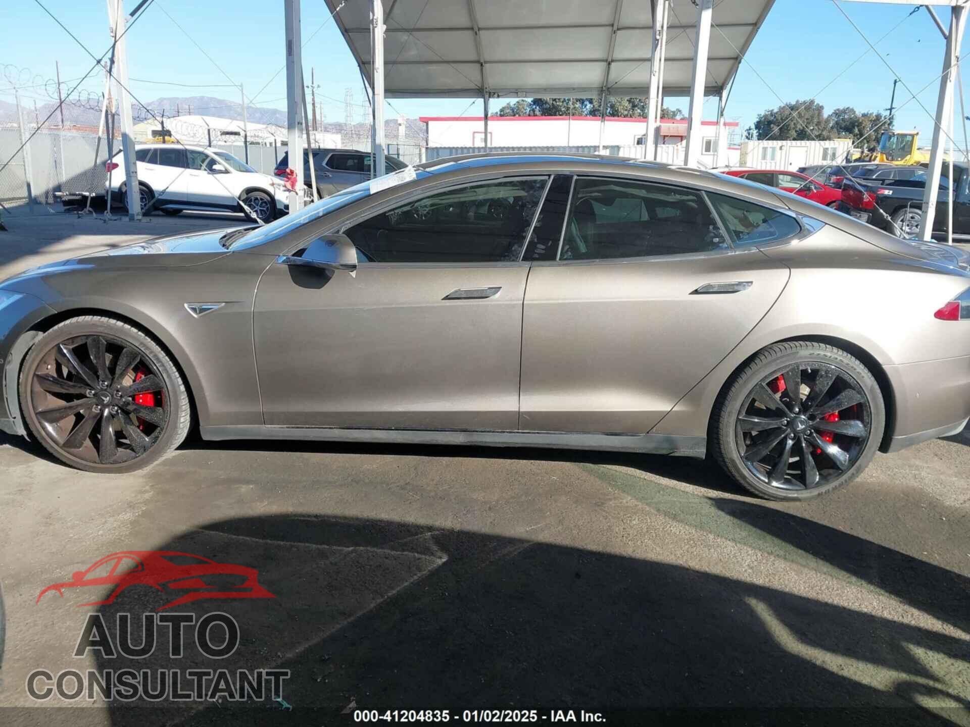 TESLA MODEL S 2015 - 5YJSA1E49FF102740