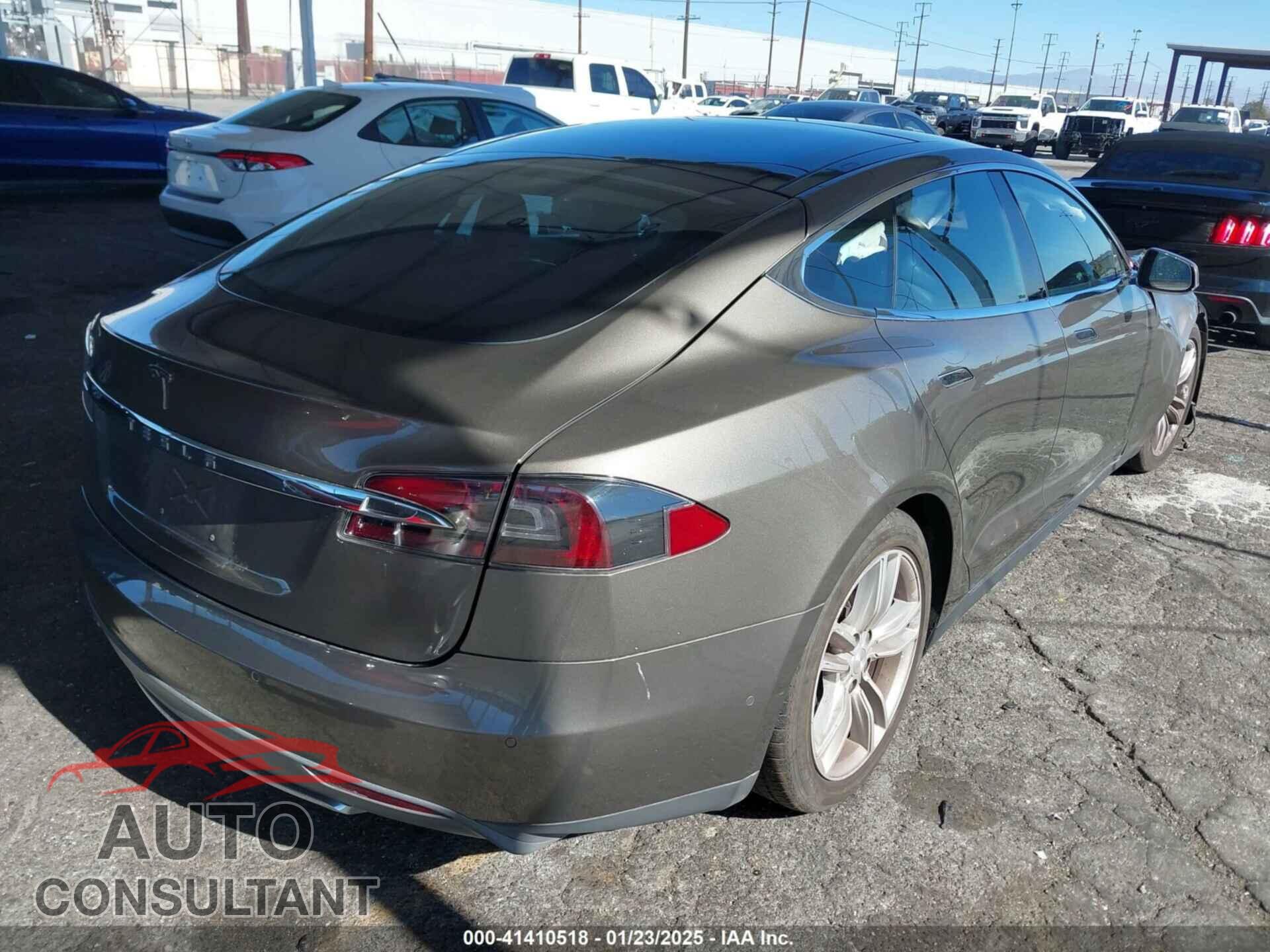 TESLA MODEL S 2015 - 5YJSA1E28FF120273