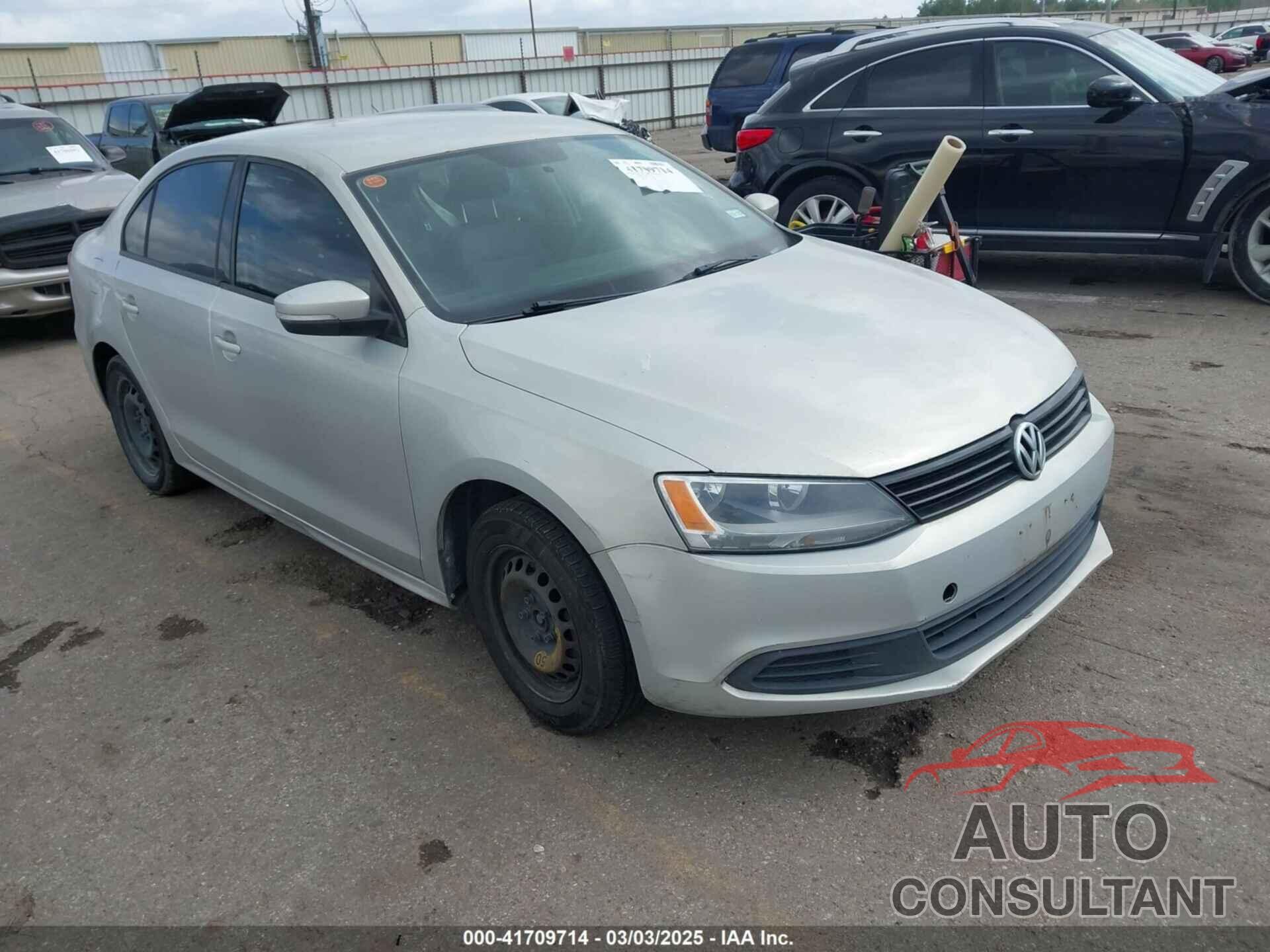 VOLKSWAGEN JETTA 2011 - 3VWDZ7AJ6BM340273