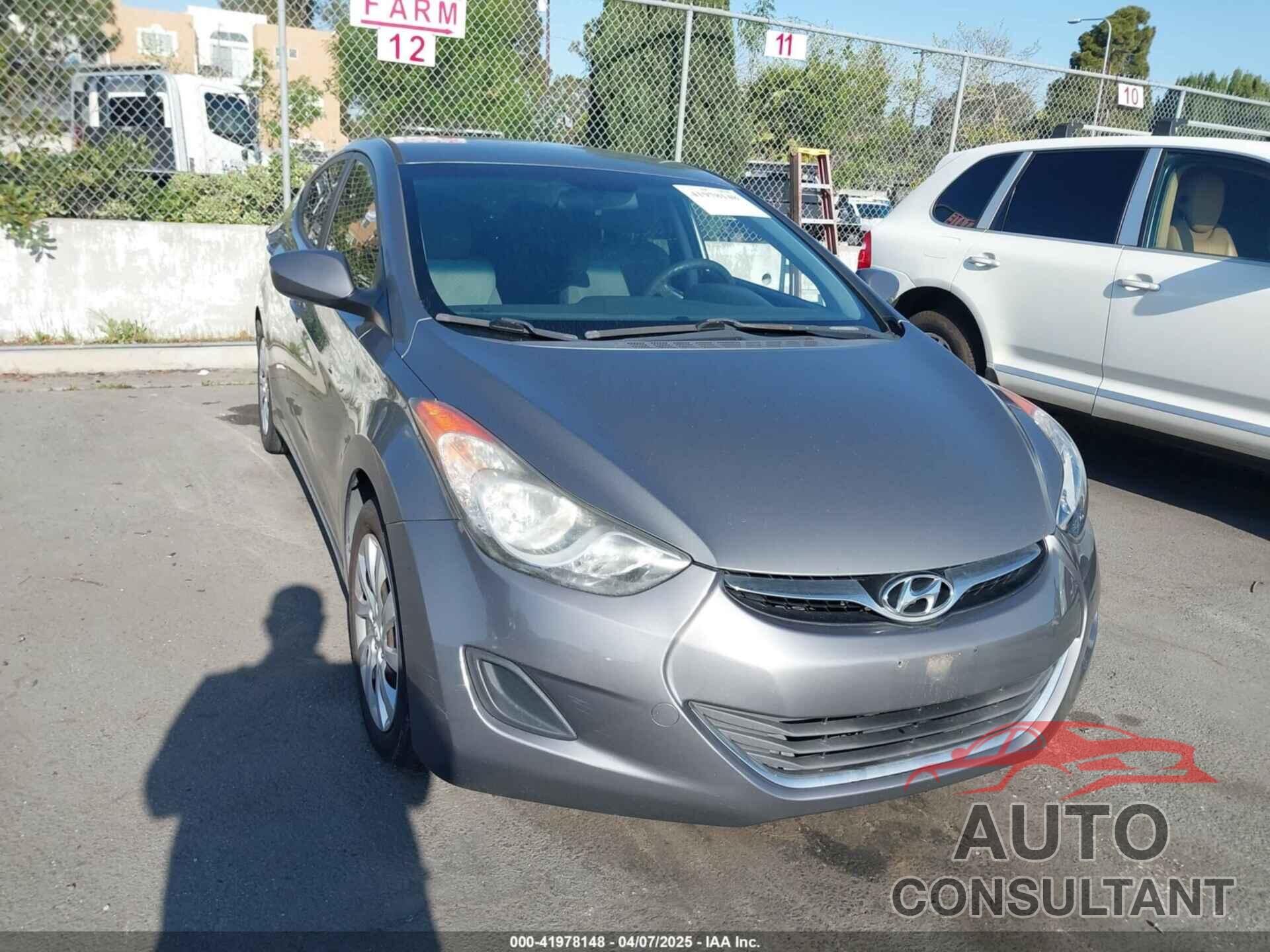 HYUNDAI ELANTRA 2012 - 5NPDH4AE2CH140344
