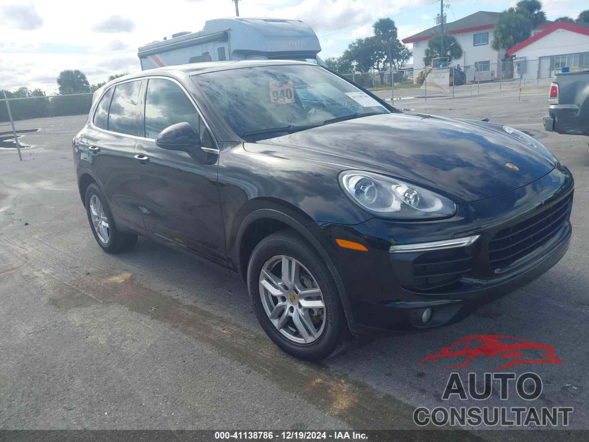 PORSCHE CAYENNE 2016 - WP1AA2A28GKA14271