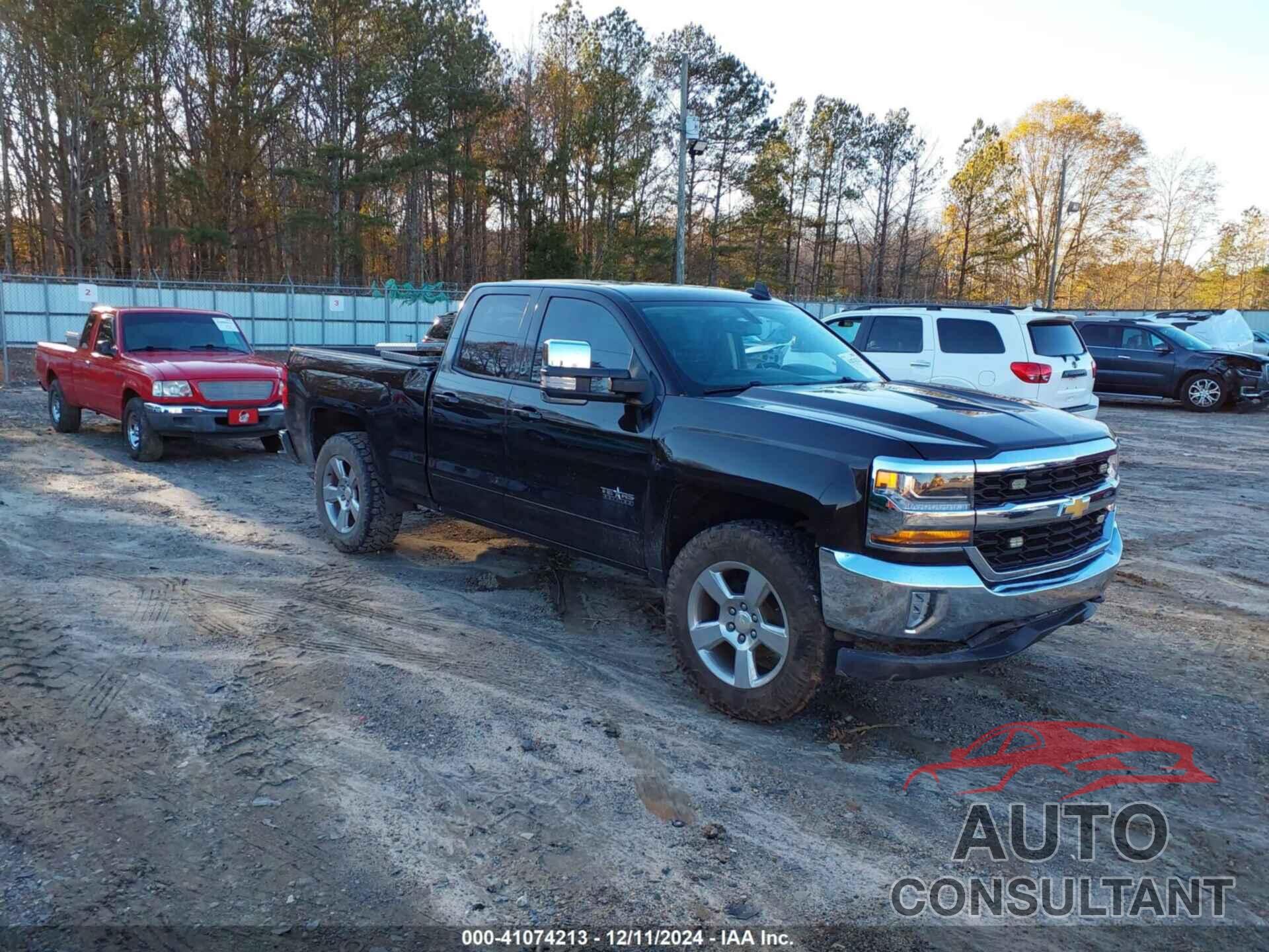CHEVROLET SILVERADO 1500 2018 - 1GCVKREC1JZ292441