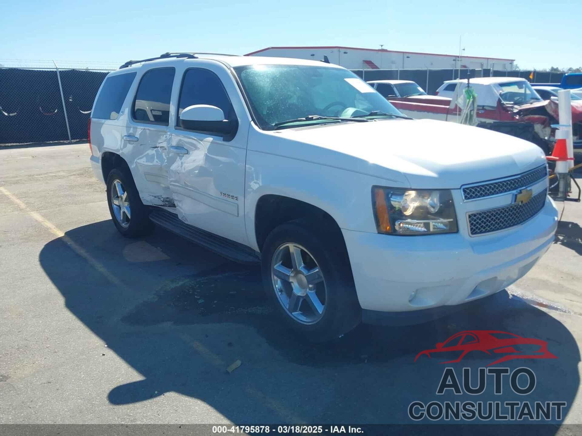 CHEVROLET TAHOE 2013 - 1GNSCBE03DR344855