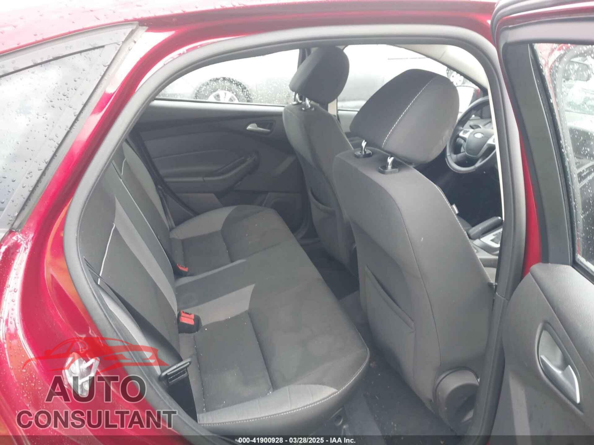 FORD FOCUS 2014 - 1FADP3F2XEL217378