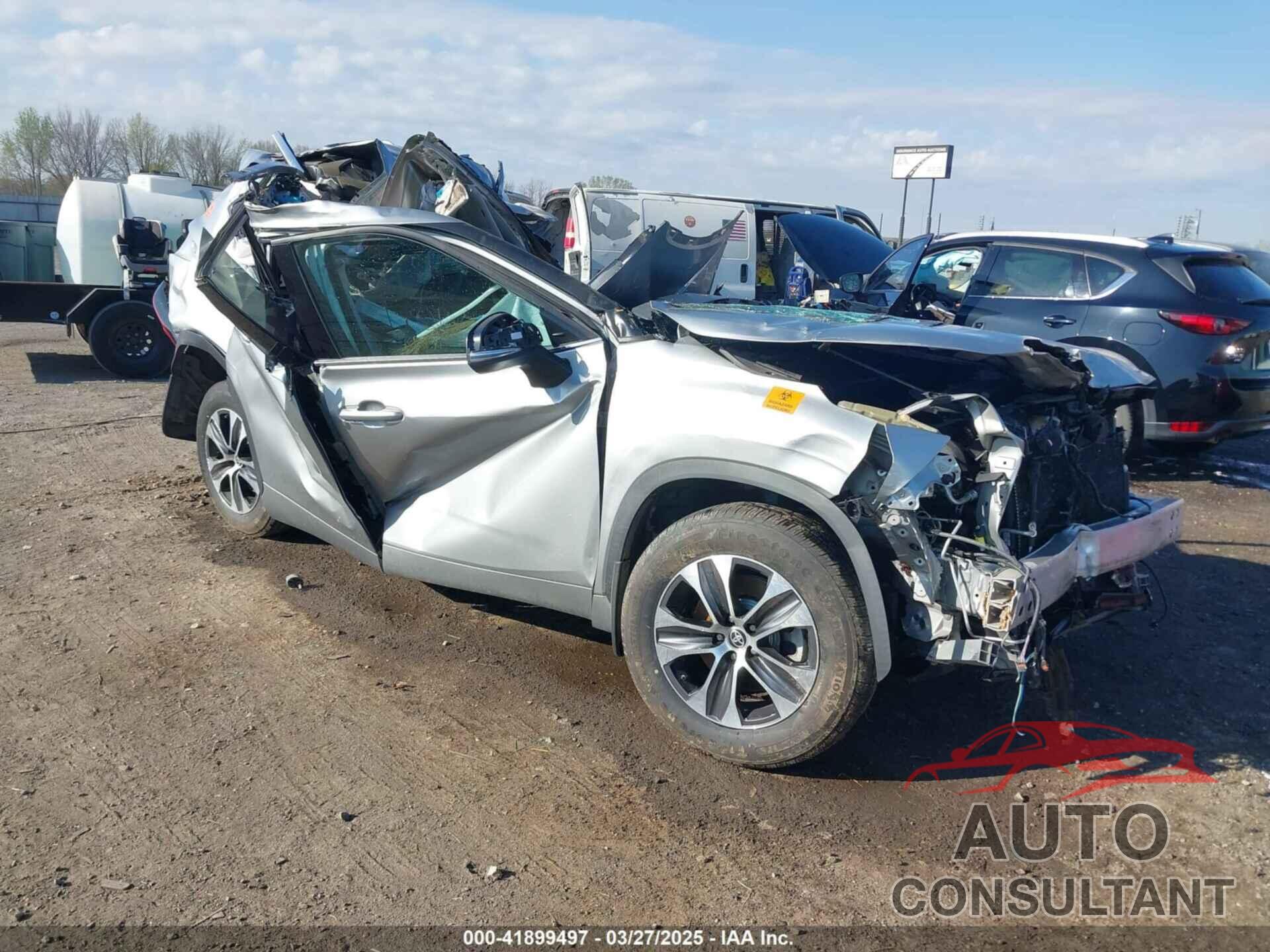 TOYOTA HIGHLANDER 2021 - 5TDGZRAH3MS042484