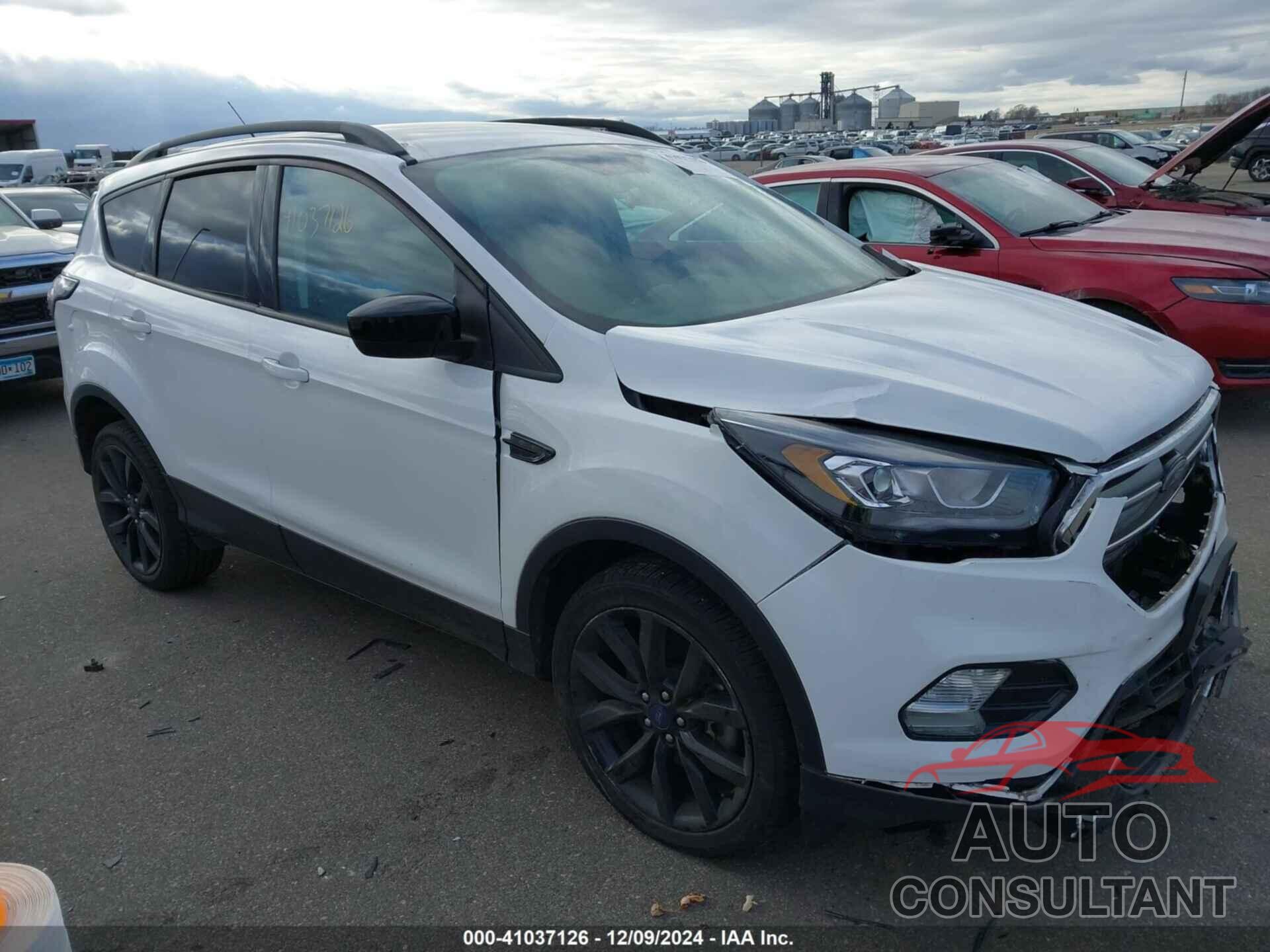 FORD ESCAPE 2017 - 1FMCU9GD8HUB90418