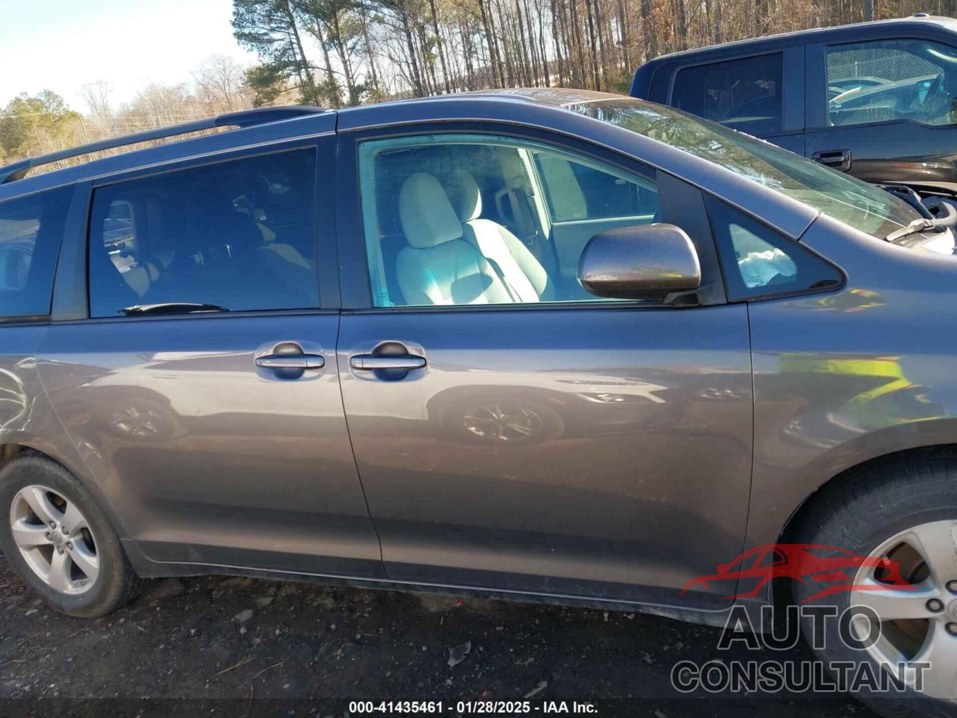 TOYOTA SIENNA 2017 - 5TDKZ3DC9HS772056