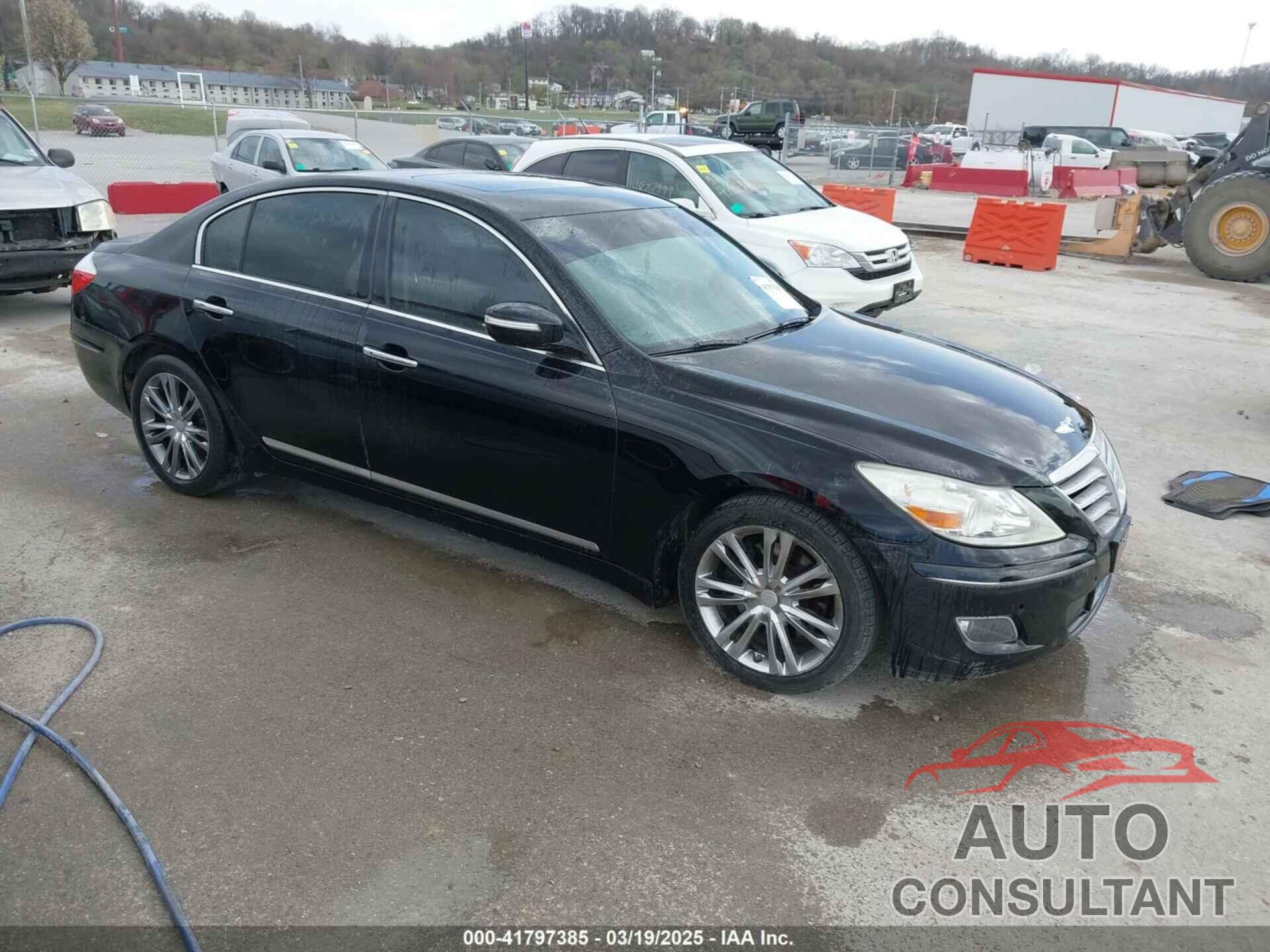 HYUNDAI GENESIS 2011 - KMHGC4DF3BU115100