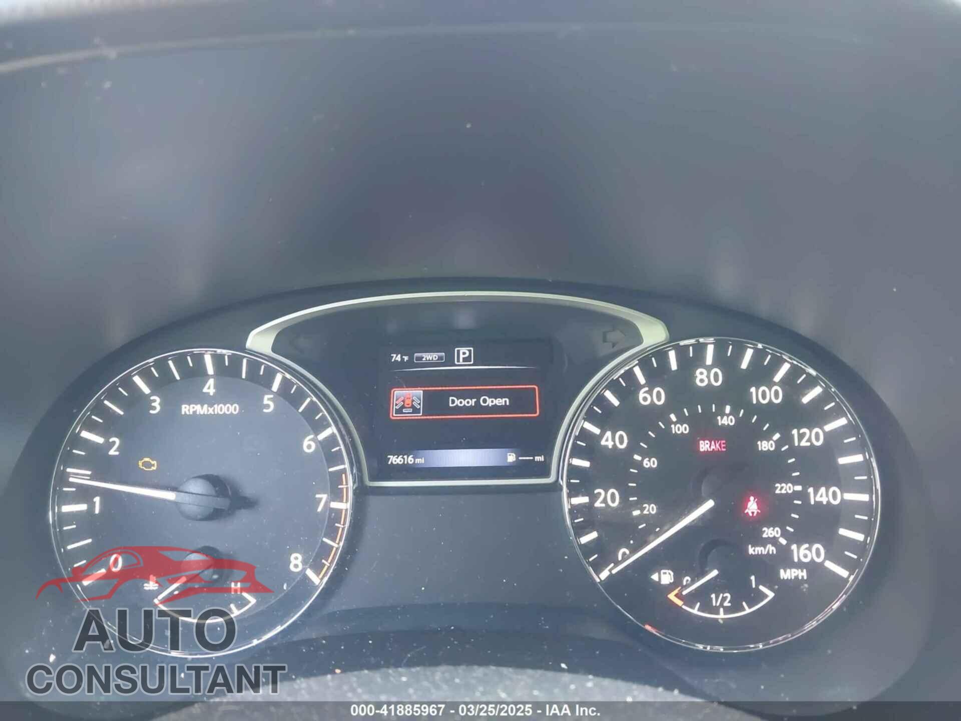 NISSAN PATHFINDER 2017 - 5N1DR2MM6HC624052