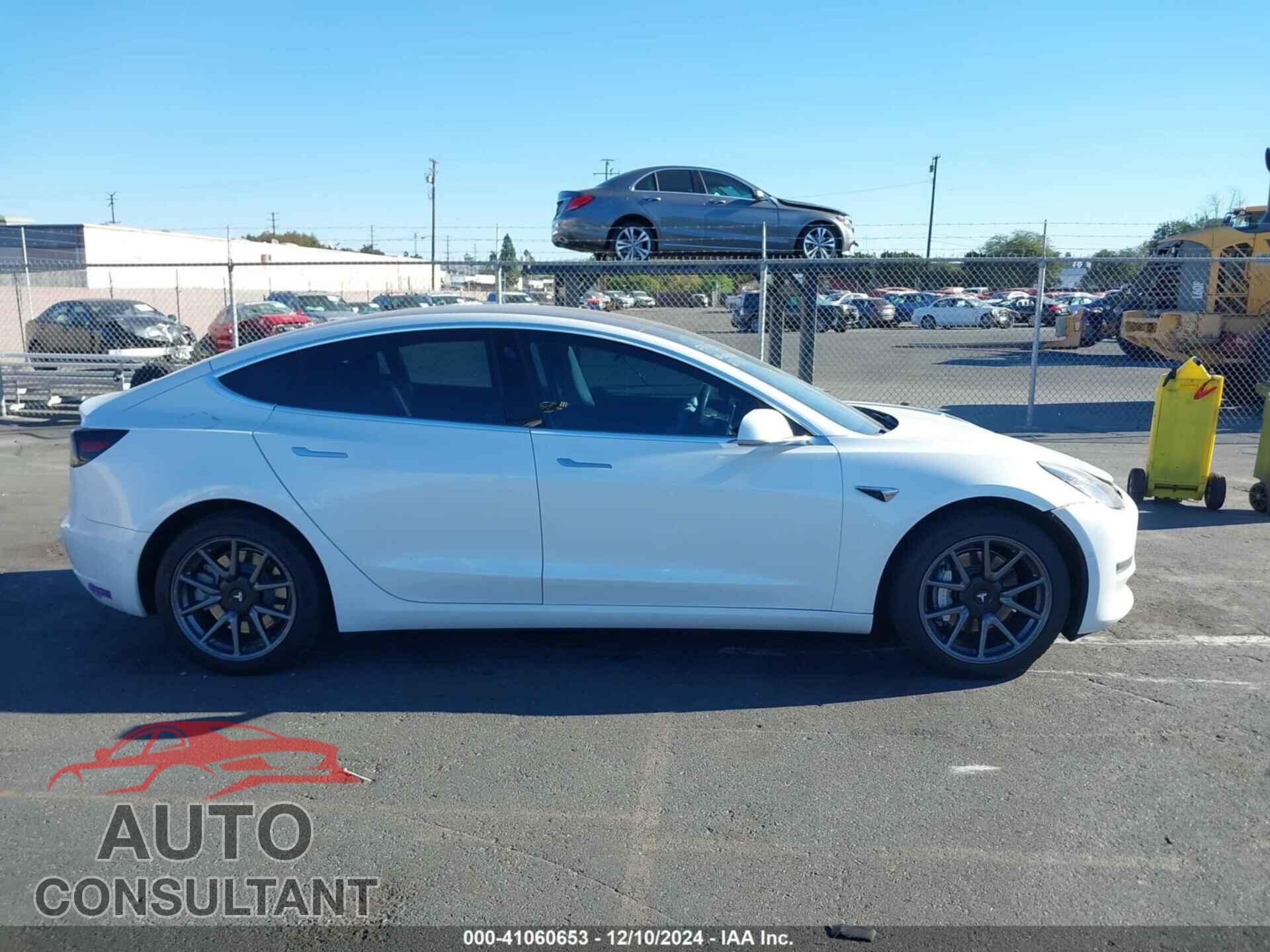 TESLA MODEL 3 2018 - 5YJ3E1EA9JF076096