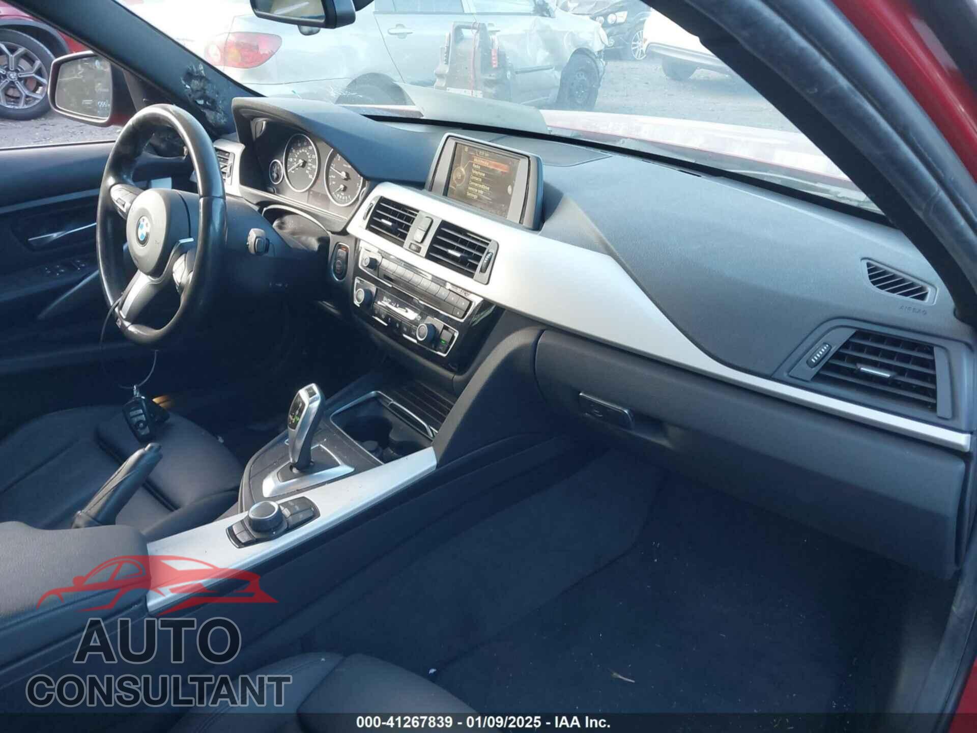BMW 320I 2016 - WBA8E1G57GNU11577
