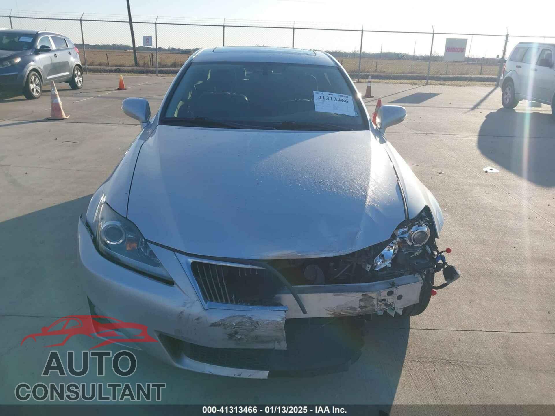LEXUS IS 2011 - JTHBF5C20B5151426