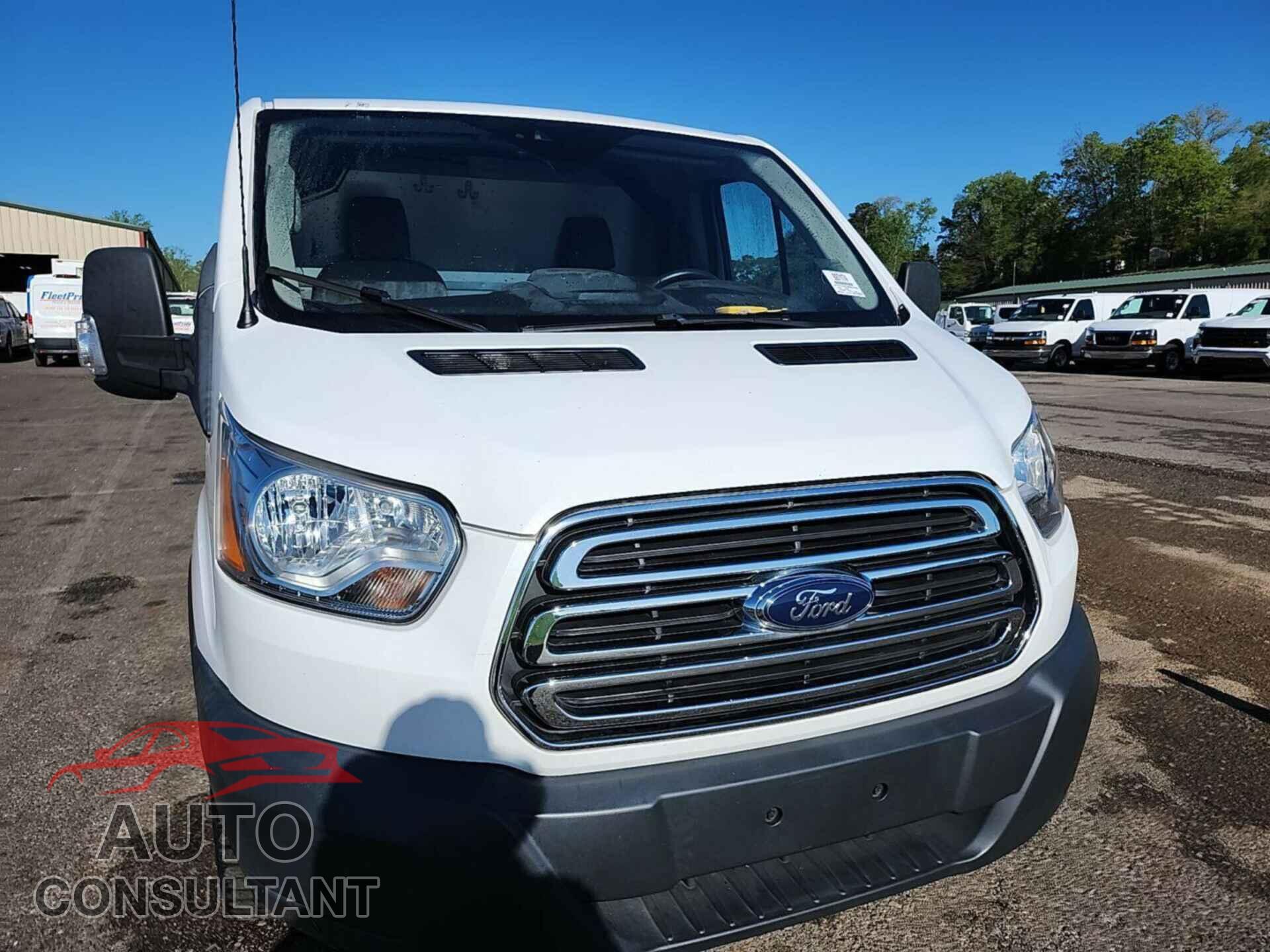 FORD TRANSIT-150 2018 - 1FTYE1YM2JKB22799