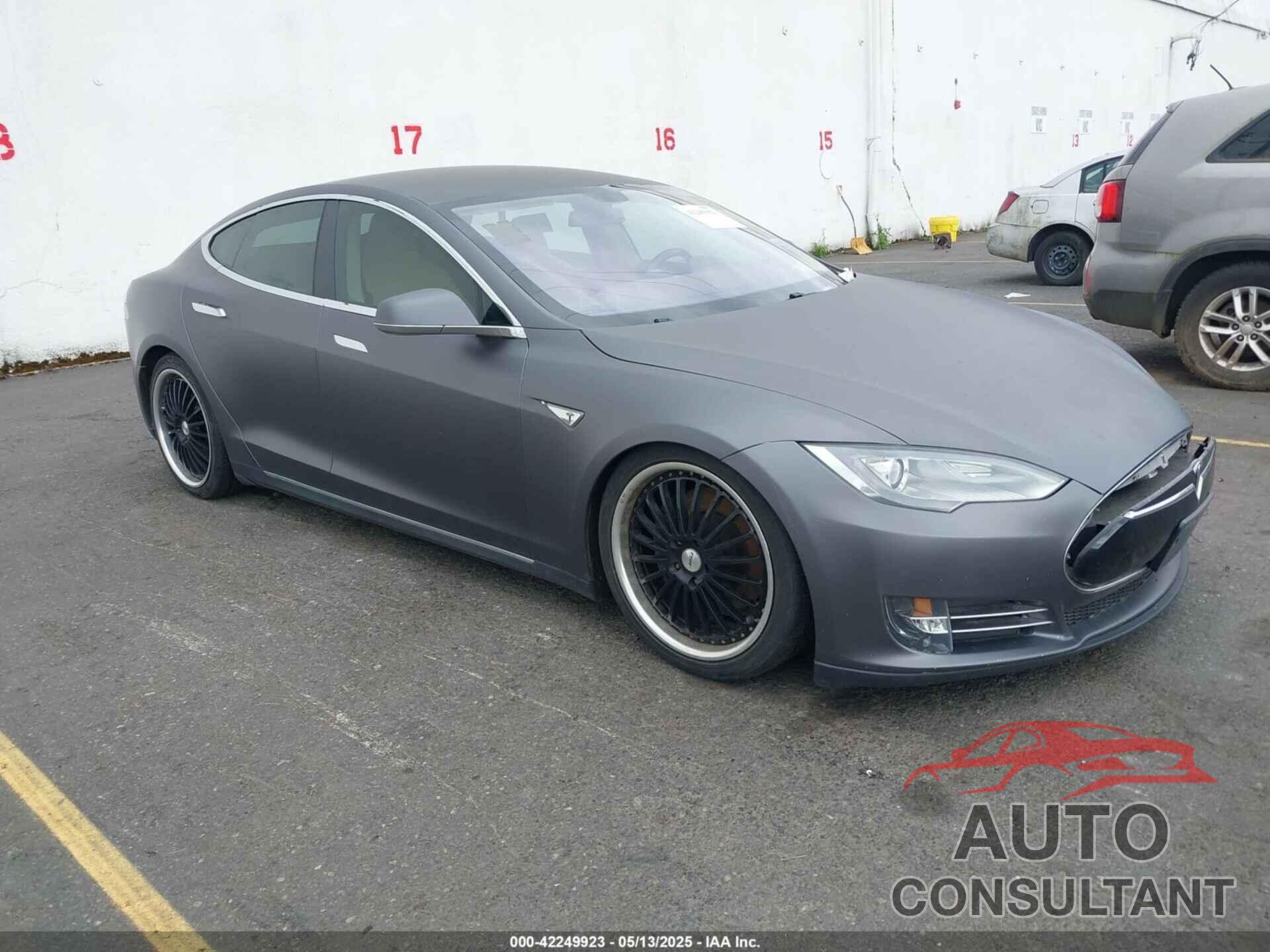 TESLA MODEL S 2012 - 5YJSA1CN8CFP02687