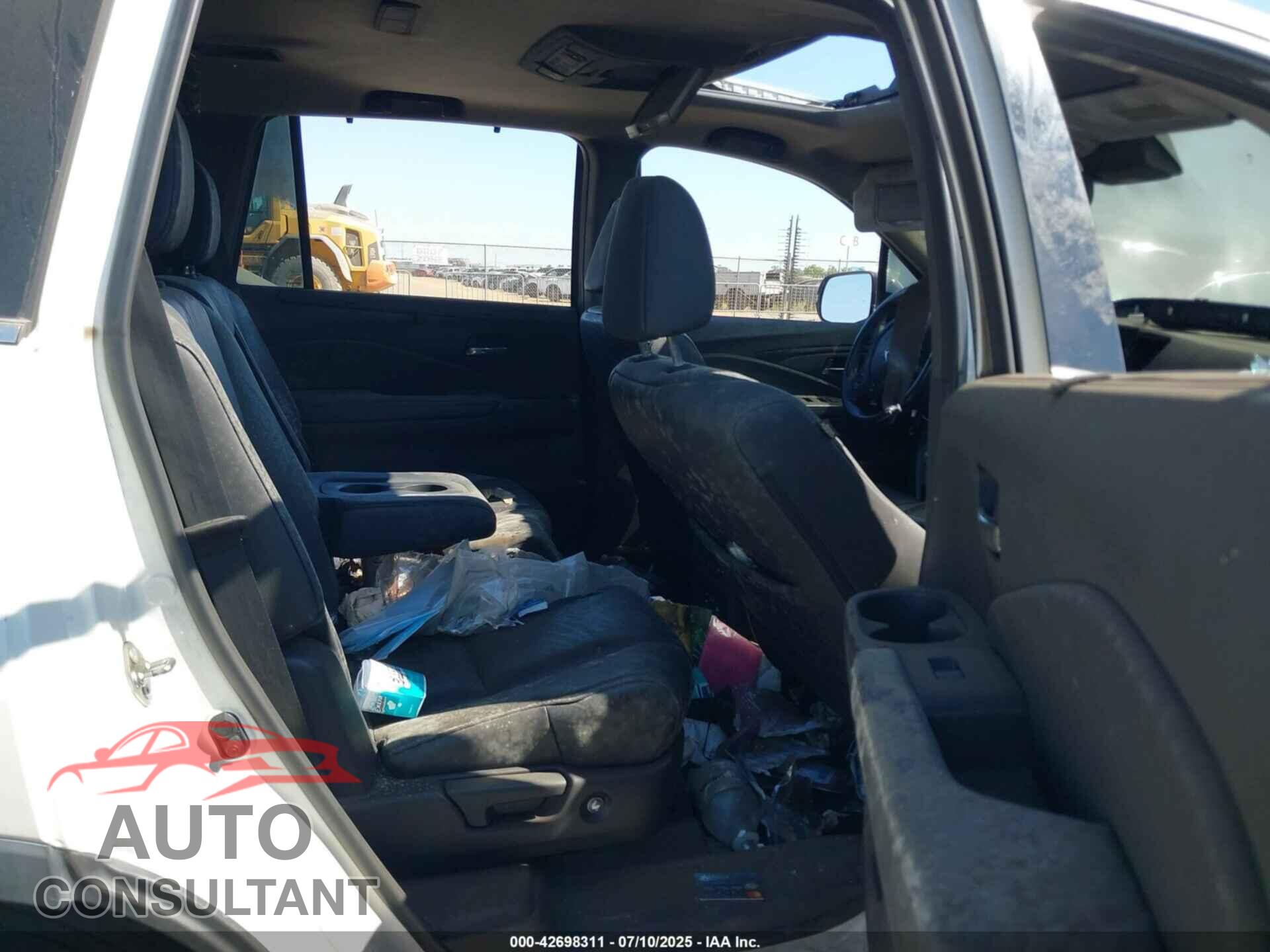 HONDA PILOT 2018 - 5FNYF6H96JB042005