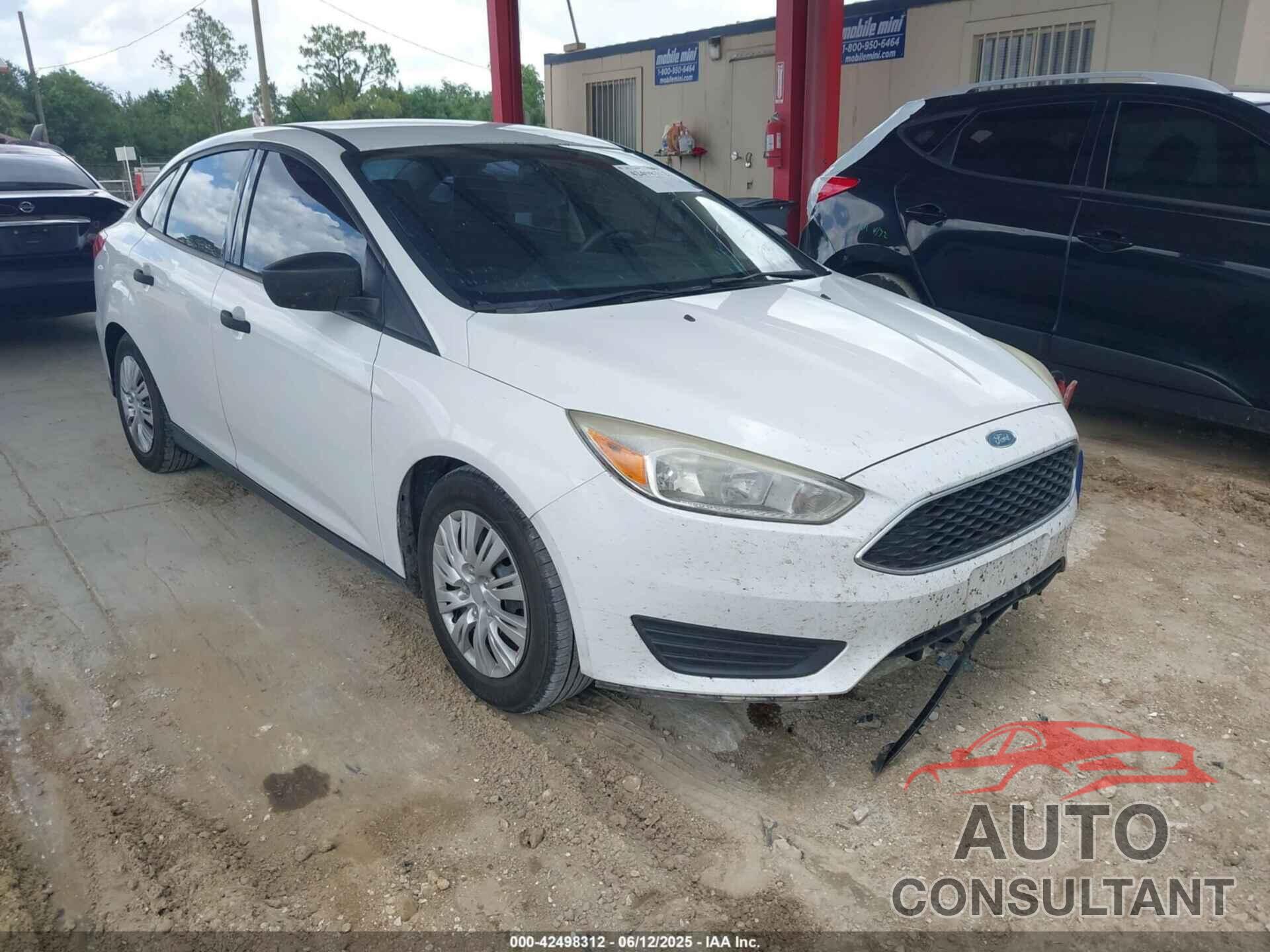 FORD FOCUS 2015 - 1FADP3E21FL372842