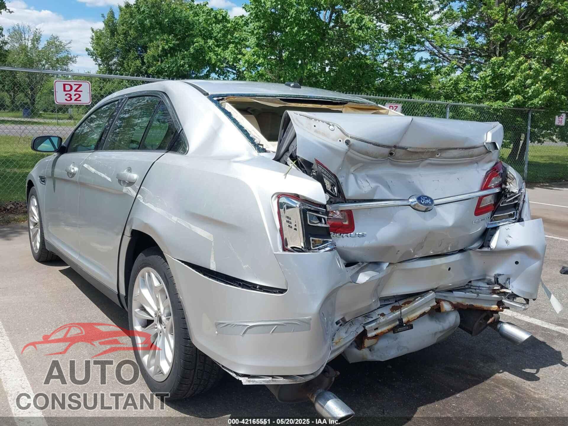 FORD TAURUS 2013 - 1FAHP2F83DG165731