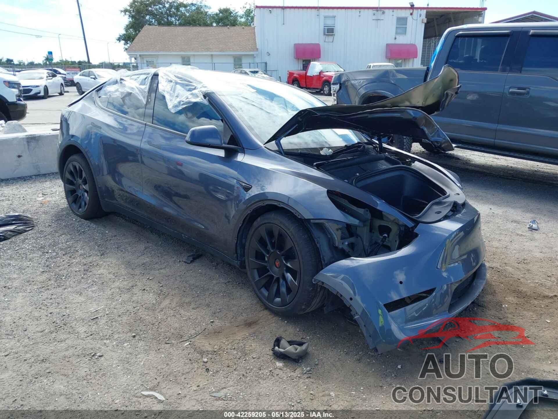 TESLA MODEL Y 2022 - 7SAYGDEE8NF443194