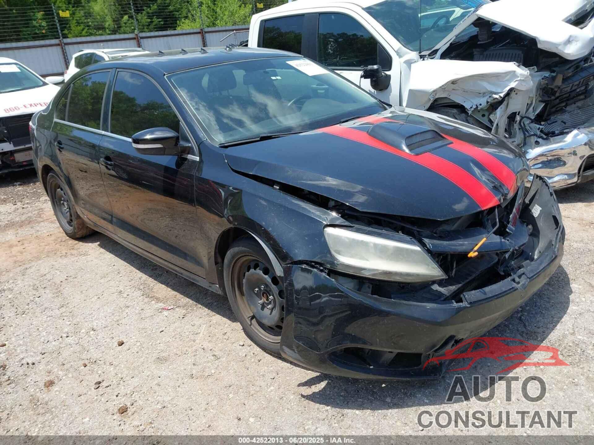 VOLKSWAGEN JETTA 2013 - 3VWDX7AJ2DM221158