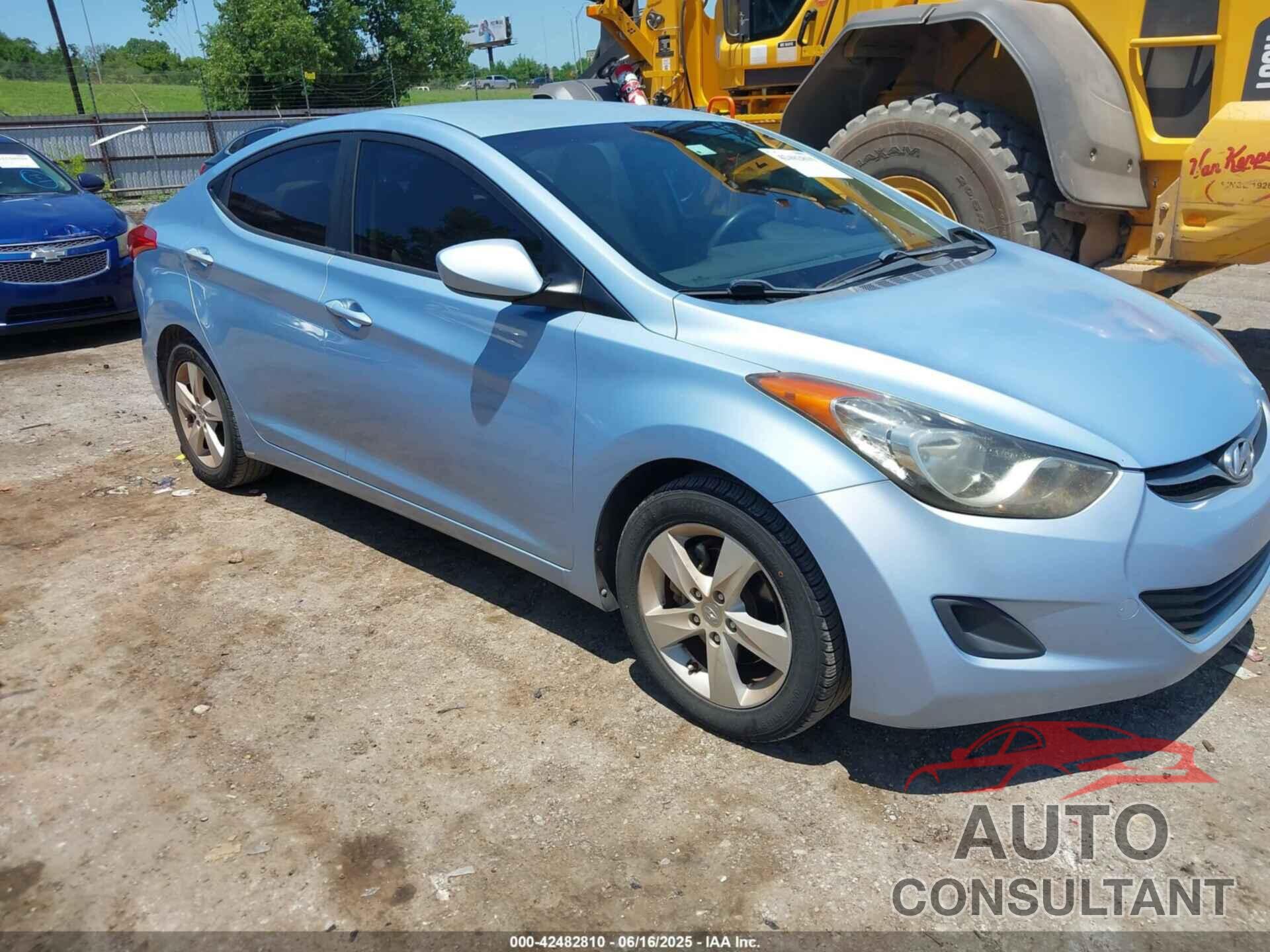 HYUNDAI ELANTRA 2011 - KMHDH4AE0BU135563
