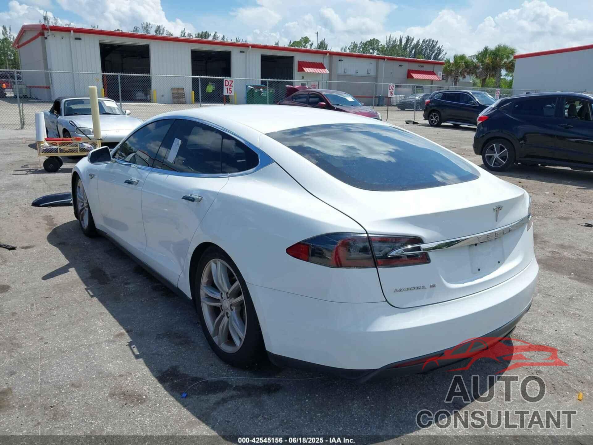 TESLA MODEL S 2013 - 5YJSA1AC8DFP10260