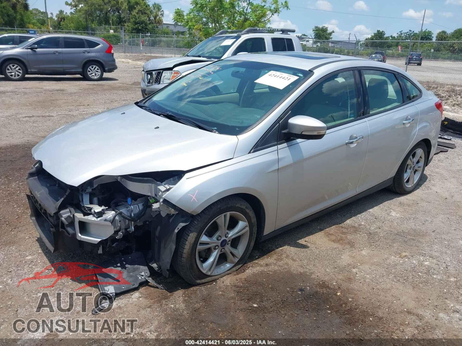 FORD FOCUS 2014 - 1FADP3F2XEL204016