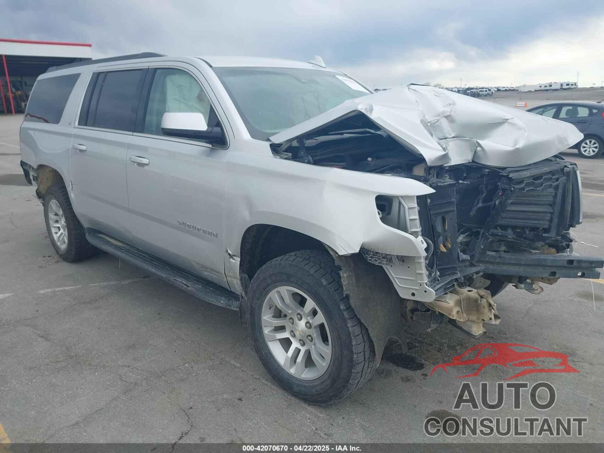 CHEVROLET SUBURBAN 2019 - 1GNSKHKC1KR163061