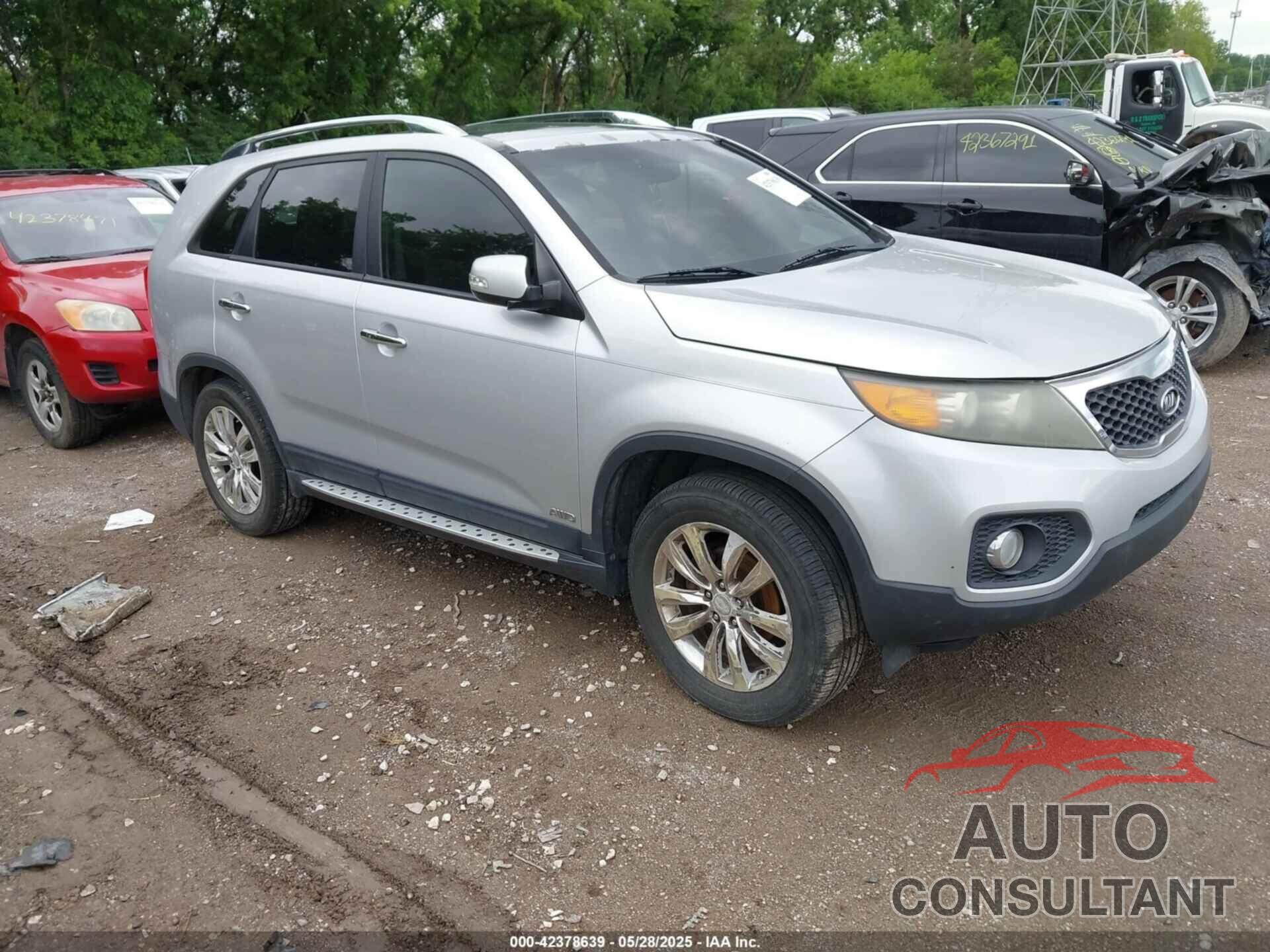 KIA SORENTO 2011 - 5XYKUDA25BG182733