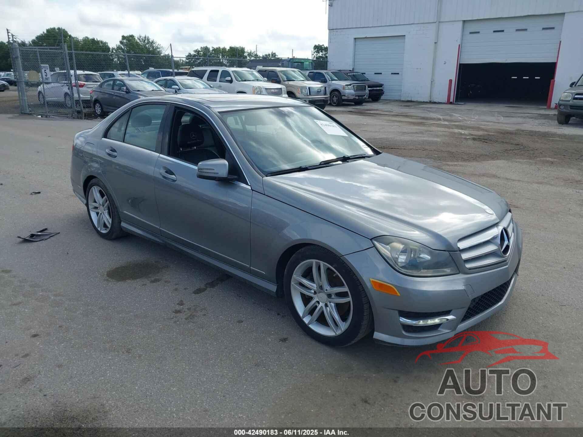 MERCEDES-BENZ C 2013 - WDDGF4HB5DR281603