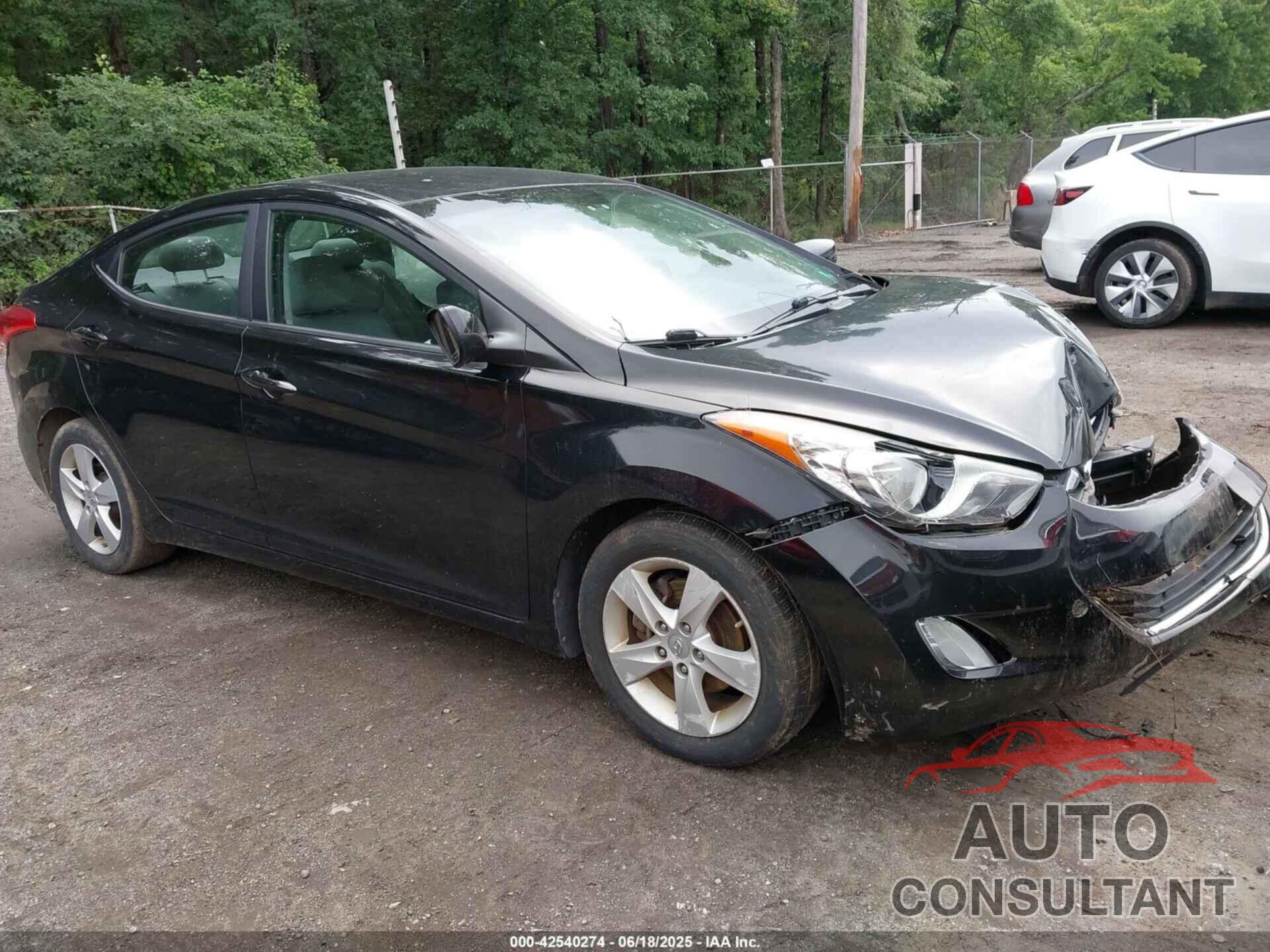 HYUNDAI ELANTRA 2012 - KMHDH4AE6CU341455