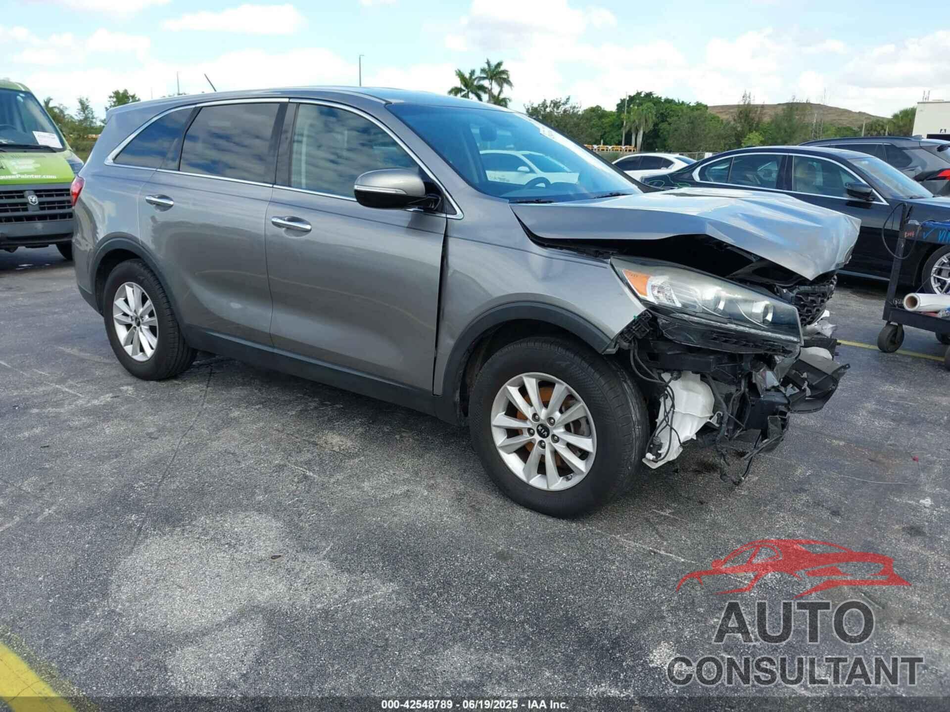 KIA SORENTO 2019 - 5XYPG4A33KG438972
