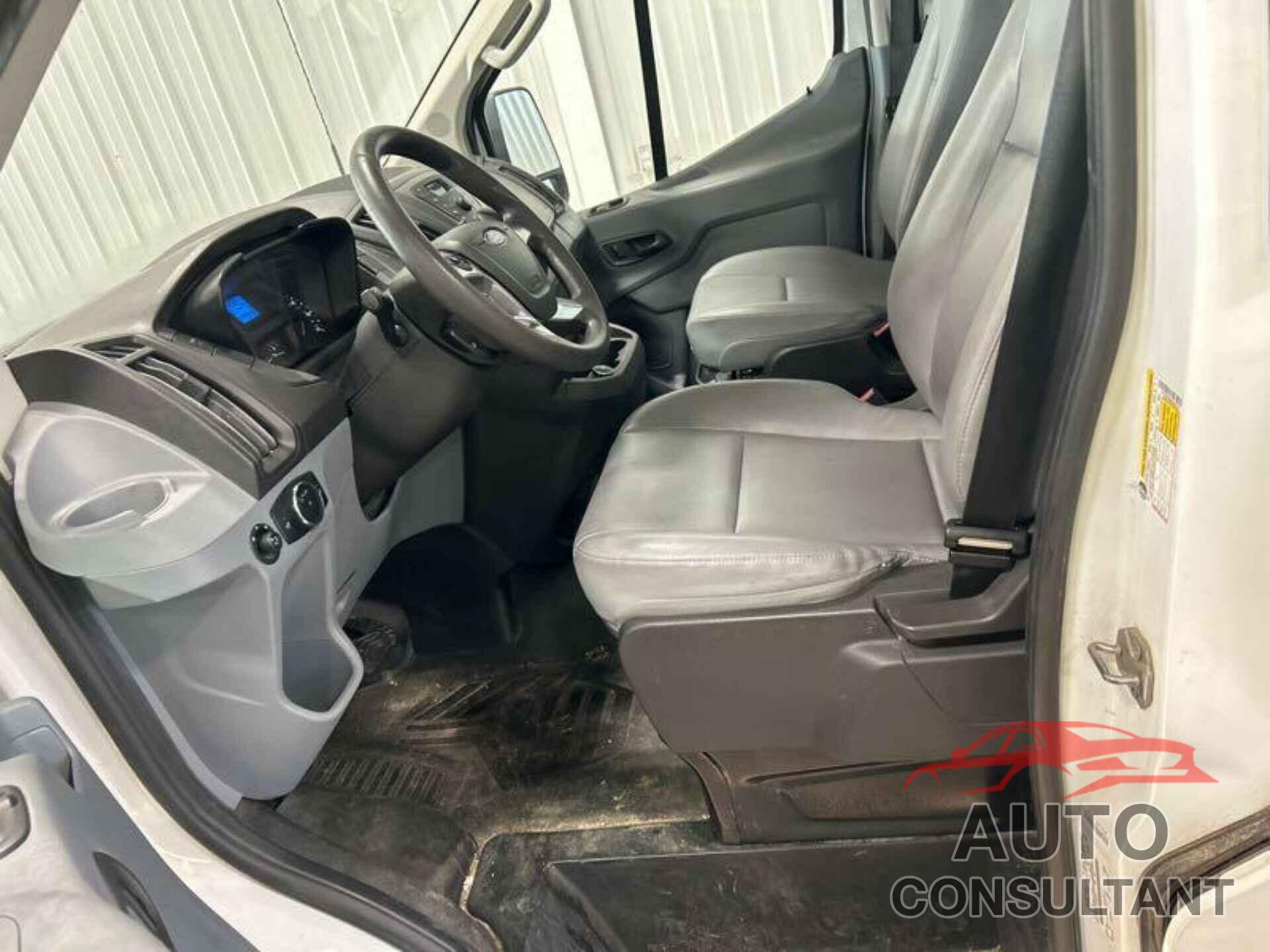 FORD TRANSIT 2017 - 1FTYR2YM5HKA09742