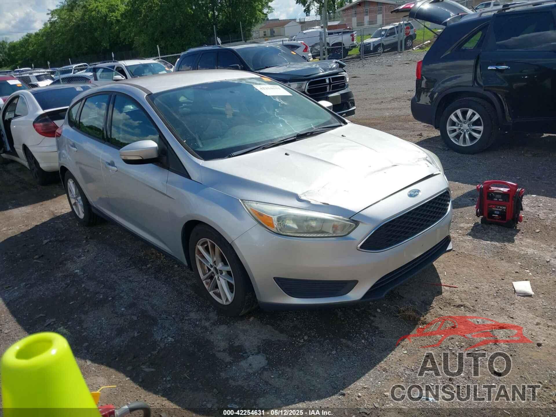 FORD FOCUS 2015 - 1FADP3K20FL249327