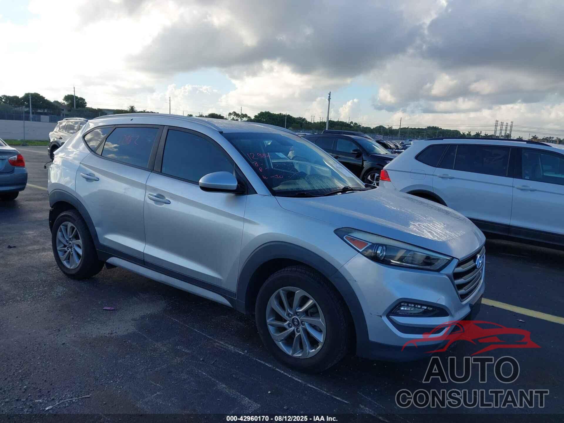 HYUNDAI TUCSON 2018 - KM8J3CA49JU717355
