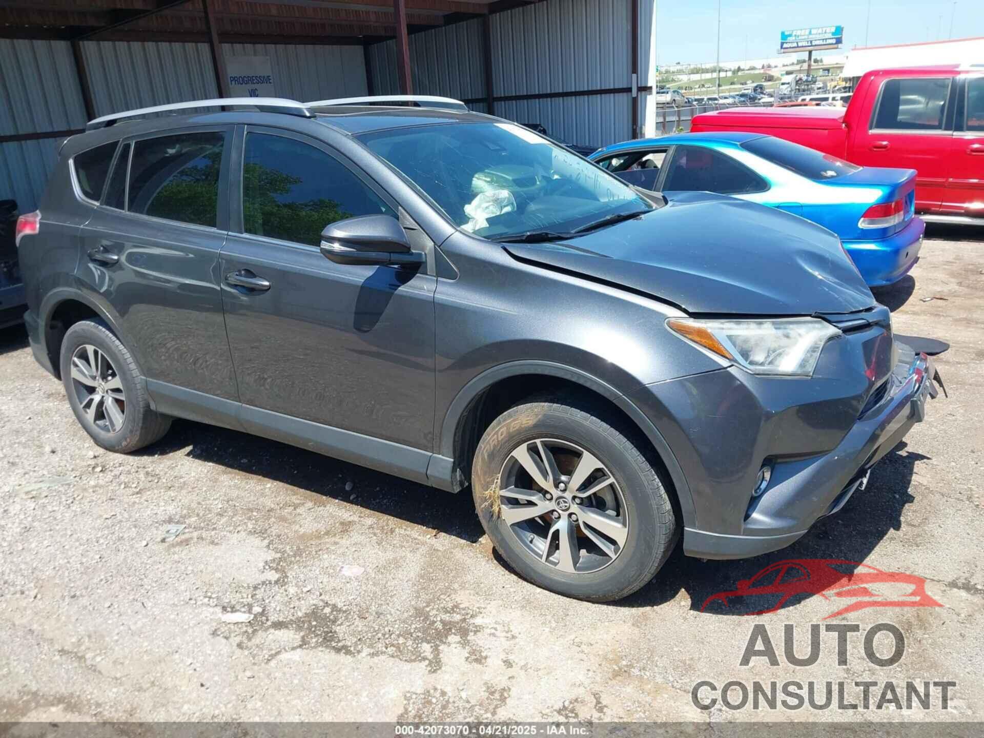 TOYOTA RAV4 2017 - JTMWFREV3HD097894