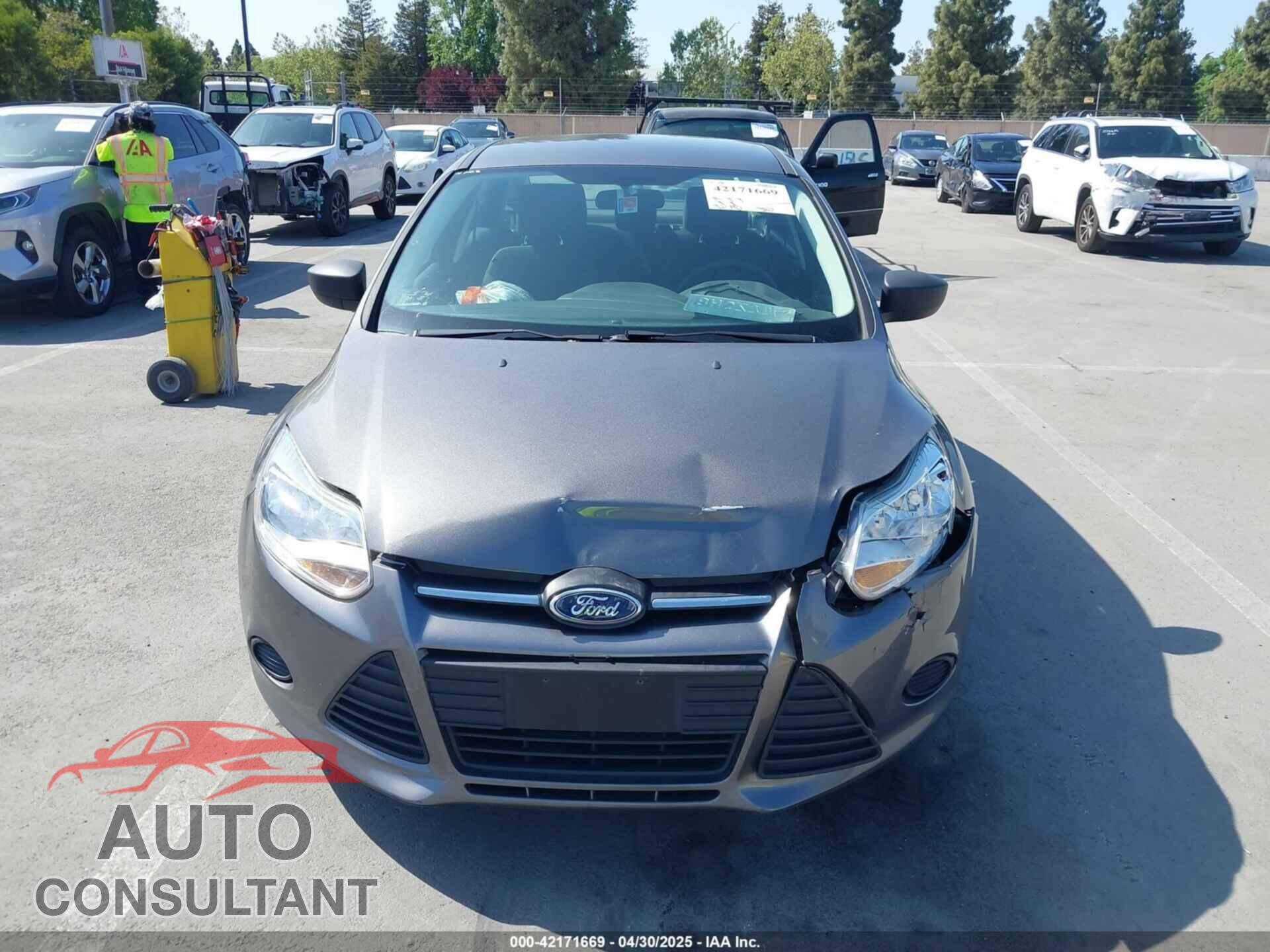 FORD FOCUS 2012 - 1FAHP3E24CL427376