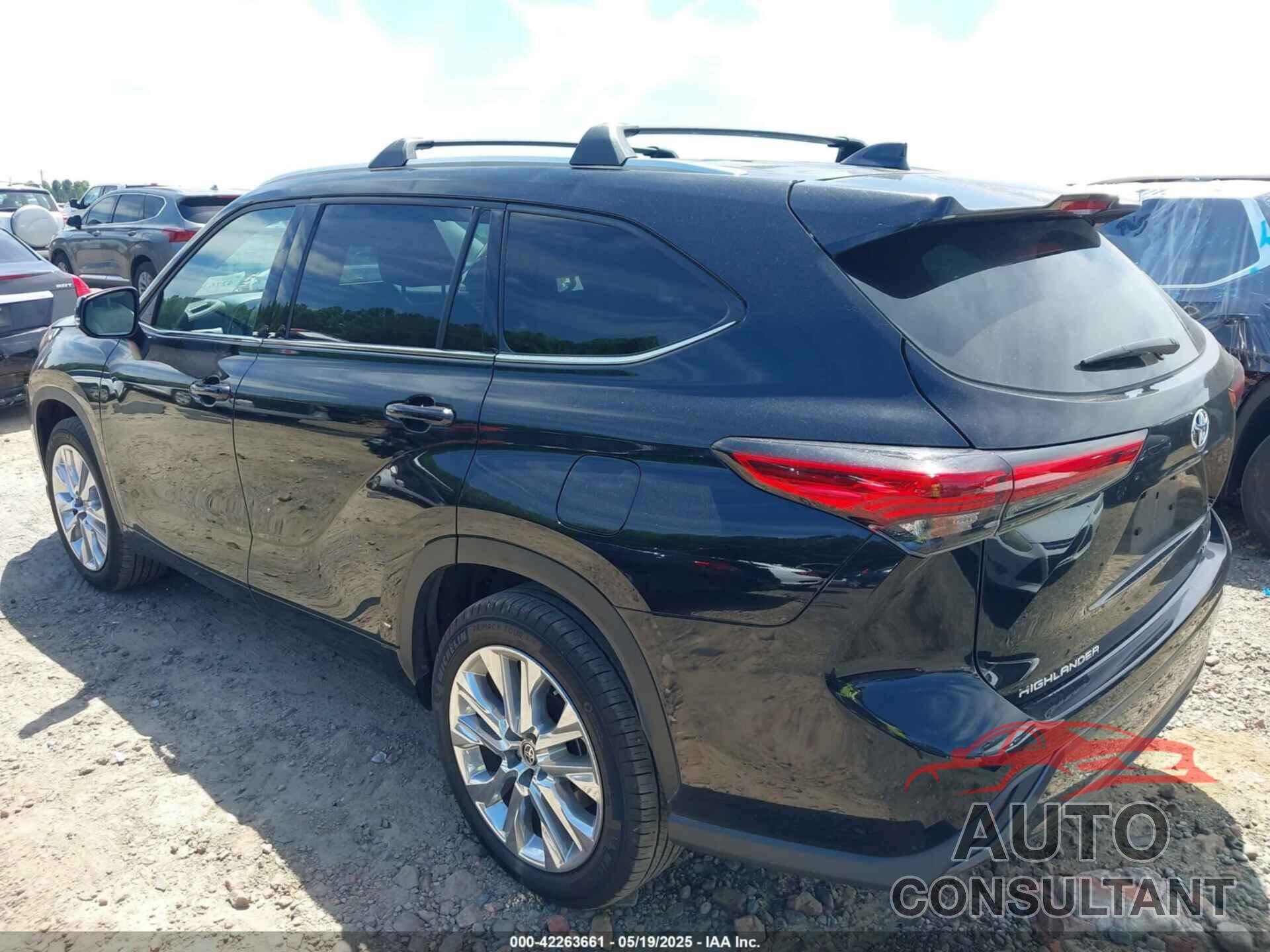 TOYOTA HIGHLANDER 2023 - 5TDKDRAH8PS000437