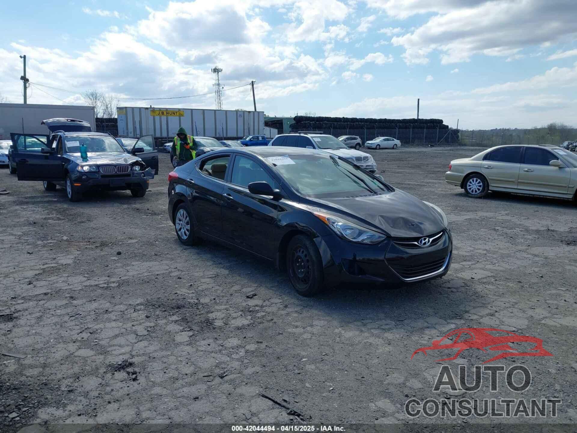 HYUNDAI ELANTRA 2013 - KMHDH4AE4DU497690
