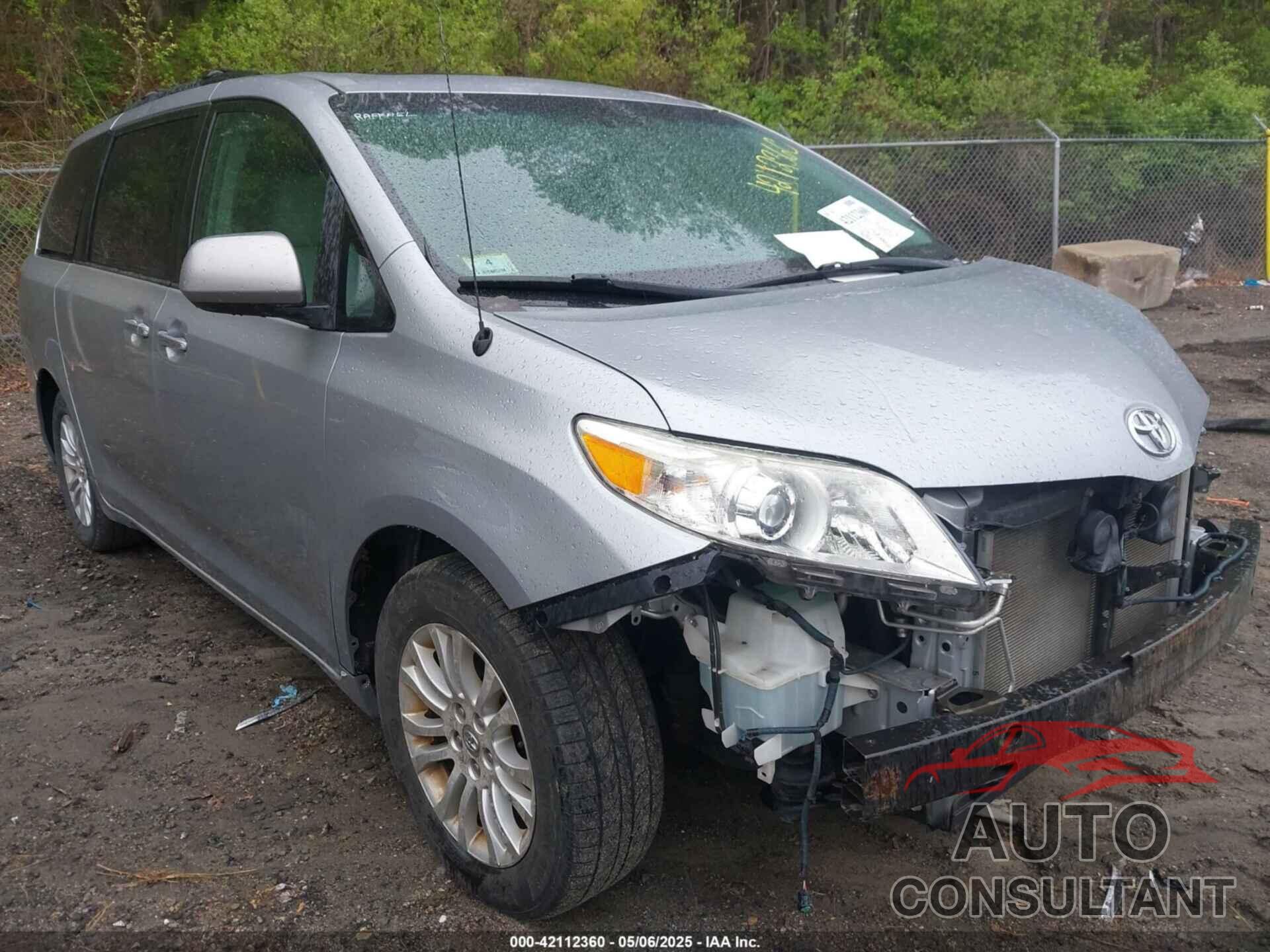 TOYOTA SIENNA 2013 - 5TDYK3DC0DS403949