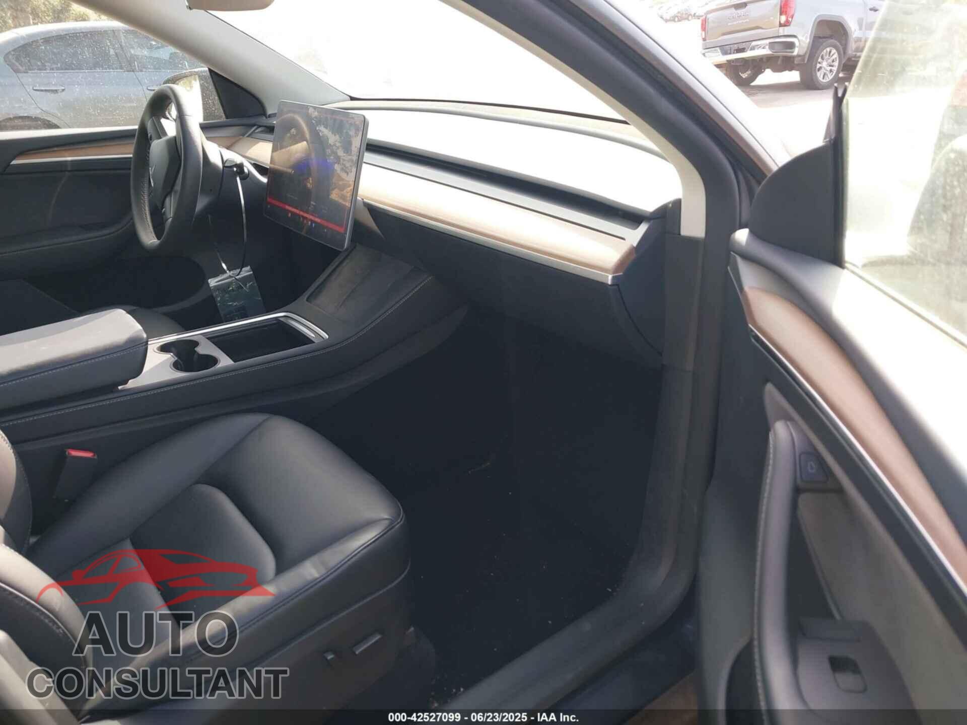 TESLA MODEL Y 2024 - 7SAYGDEEXRF061352