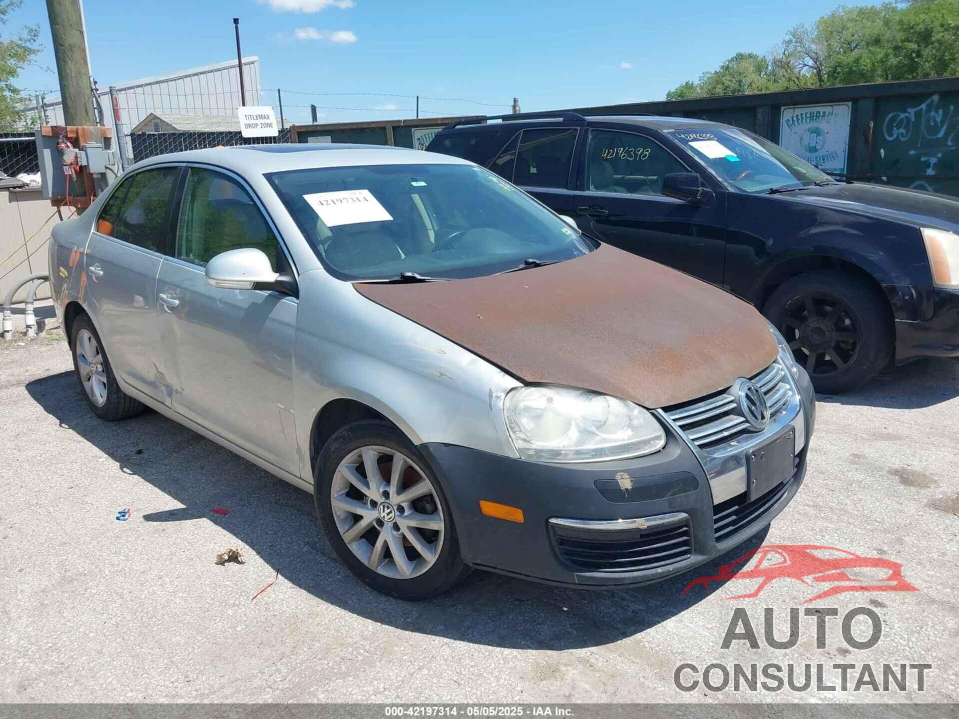 VOLKSWAGEN JETTA 2010 - 3VWRX7AJXAM044179