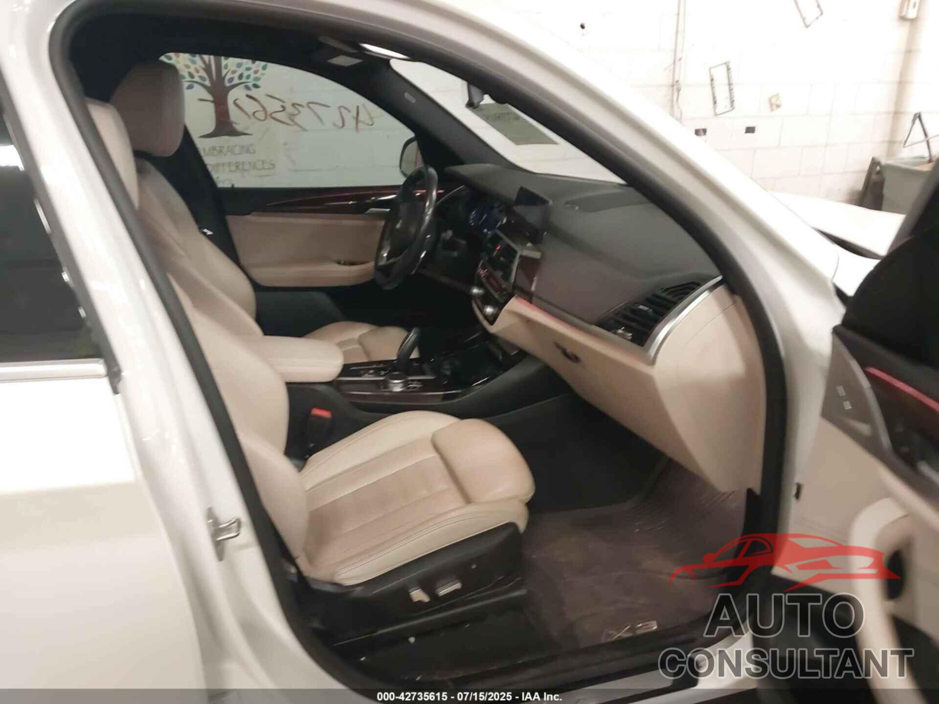 BMW X3 2019 - 5UXTR9C52KLE12017