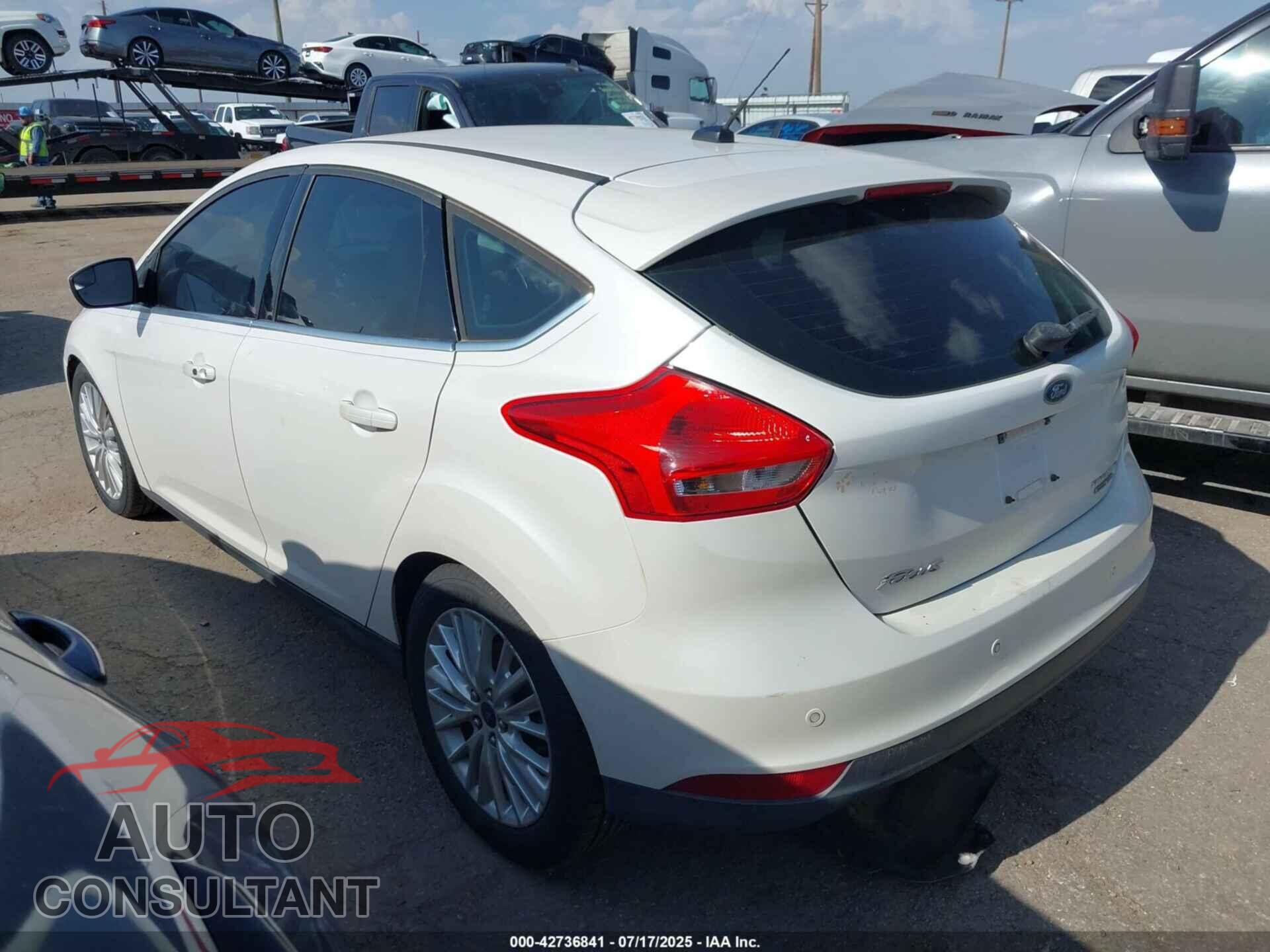FORD FOCUS 2015 - 1FADP3N28FL255355