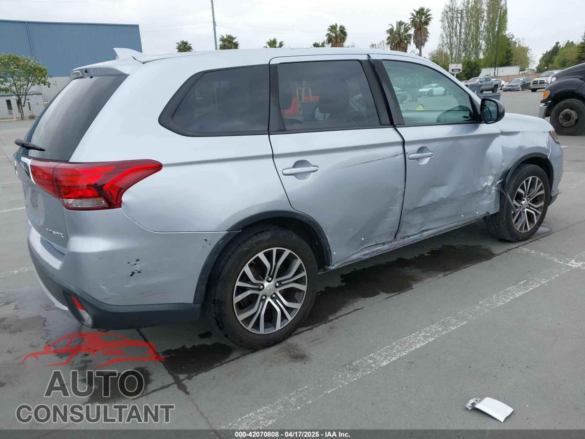 MITSUBISHI OUTLANDER 2017 - JA4AD2A38HZ044472