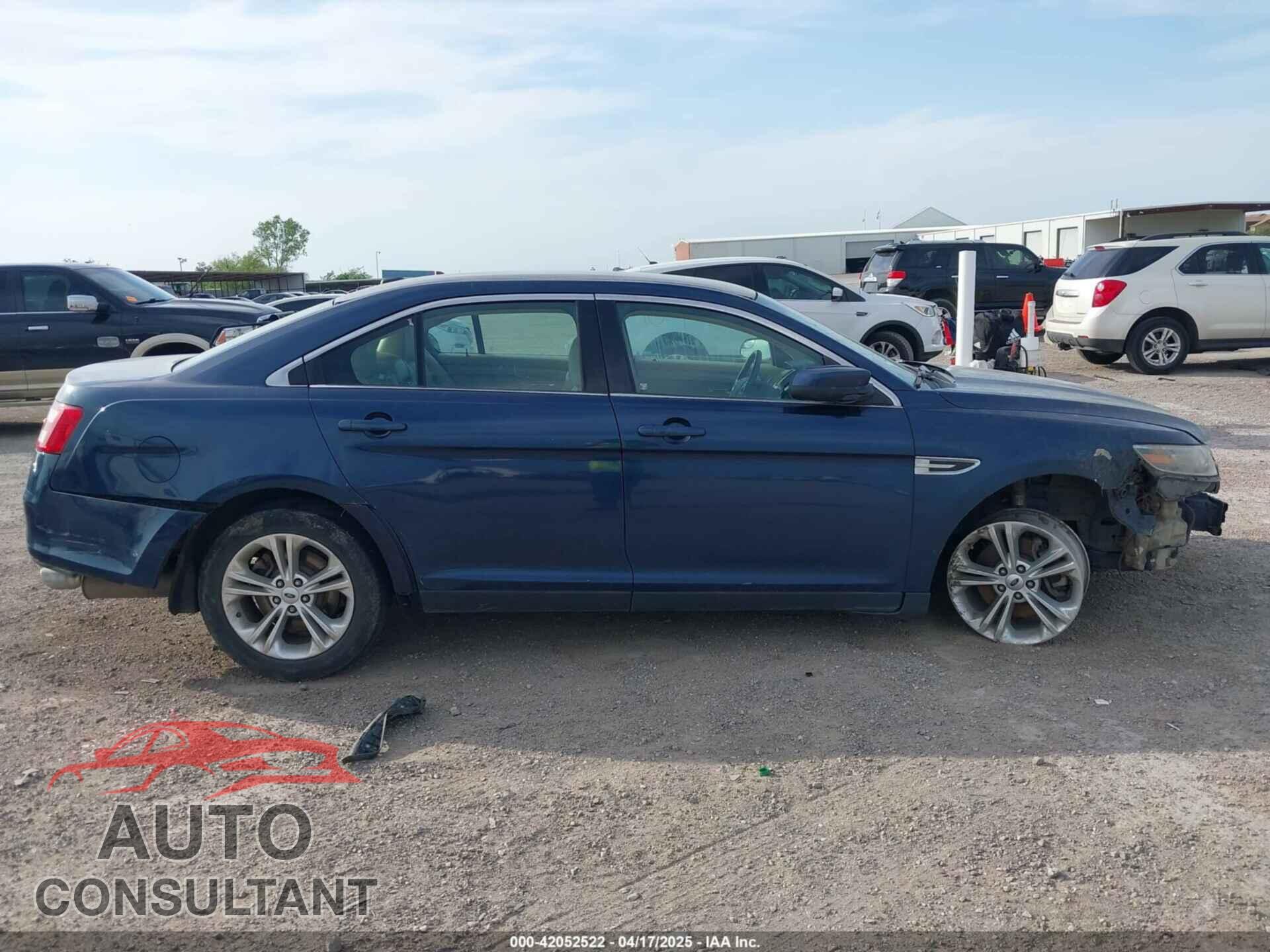 FORD TAURUS 2017 - 1FAHP2E82HG129455