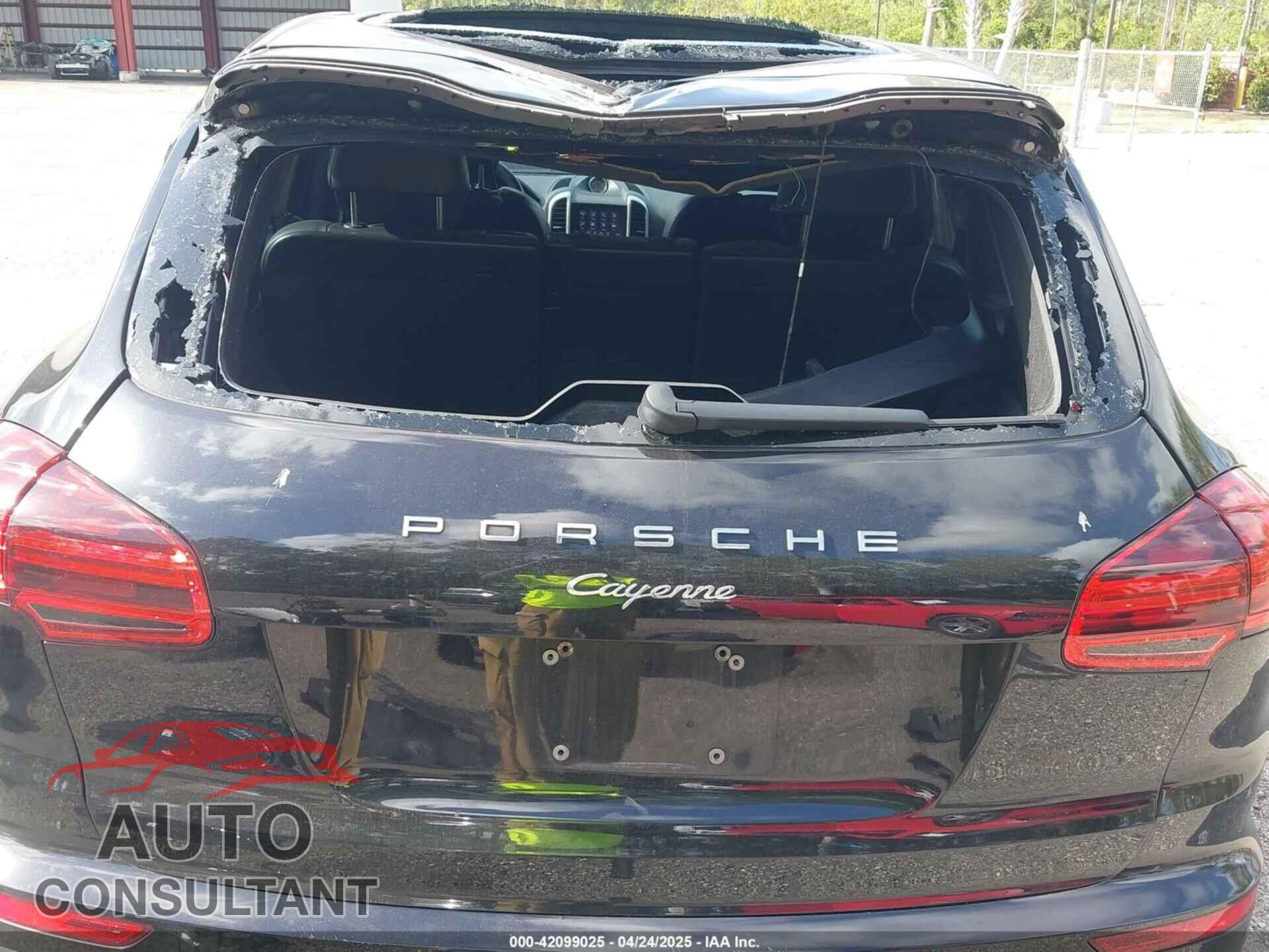 PORSCHE CAYENNE 2017 - WP1AA2A28HKA86217