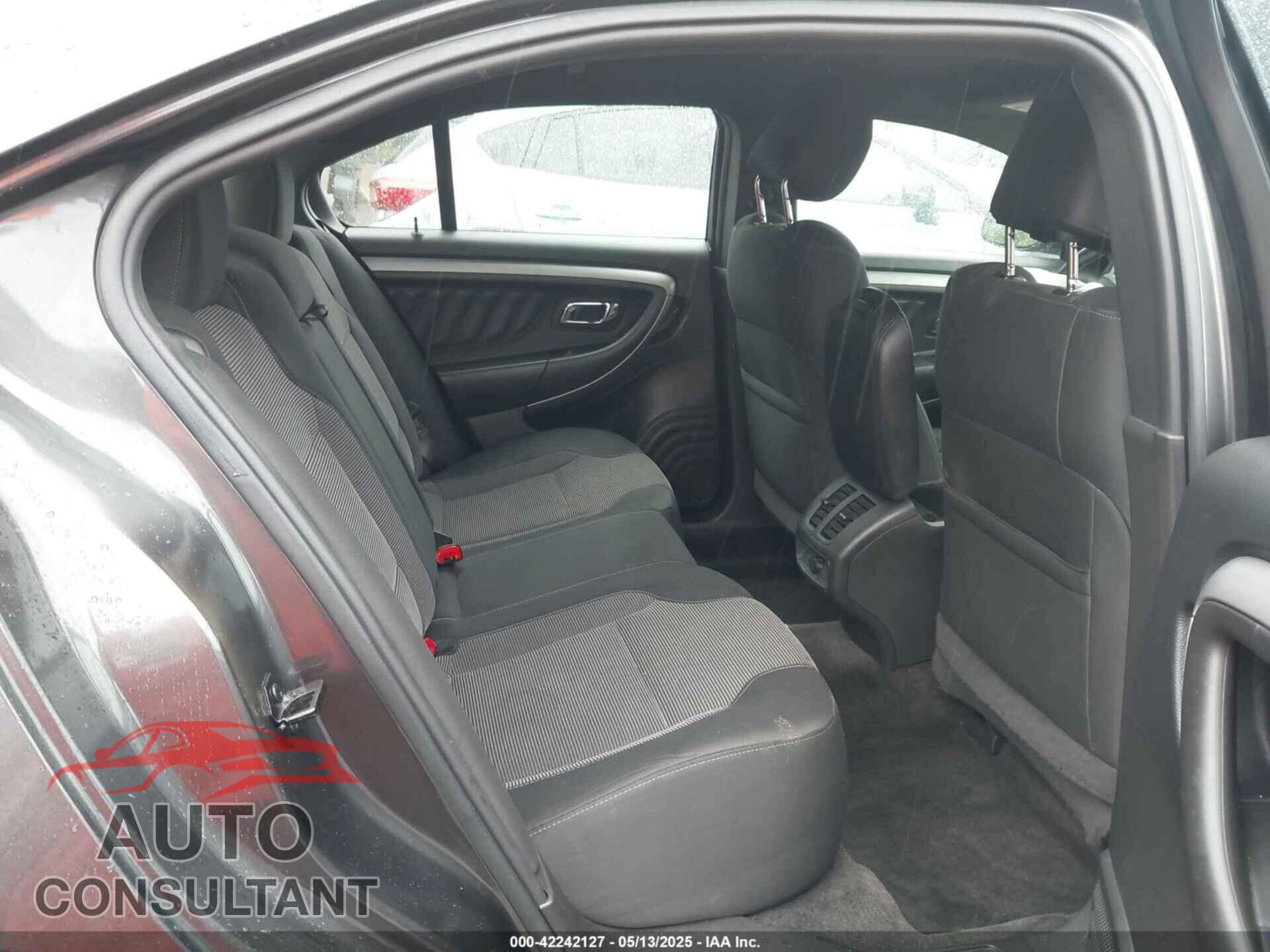 FORD TAURUS 2018 - 1FAHP2E85JG101221