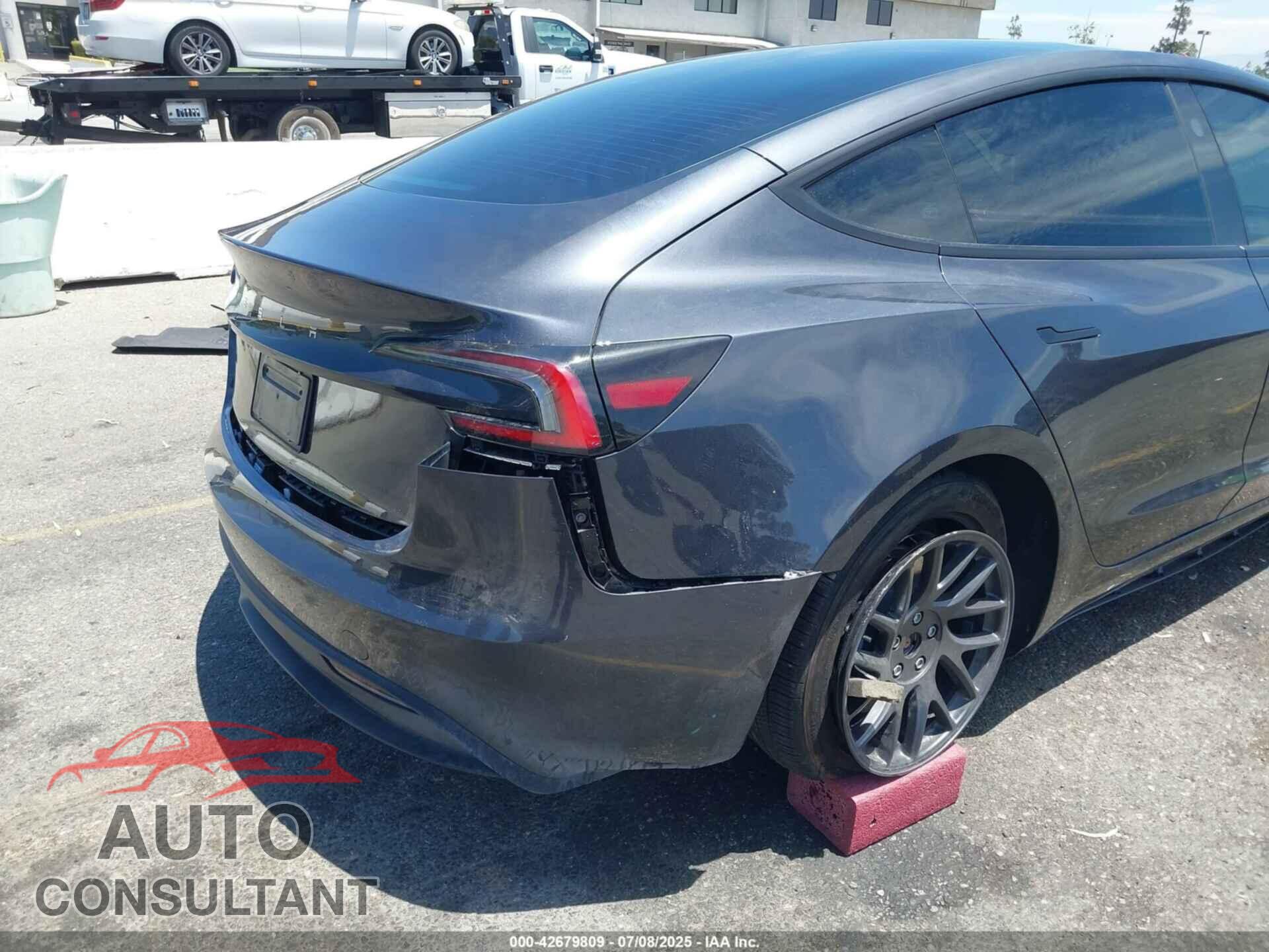 TESLA MODEL 3 2024 - 5YJ3E1EA2RF726785