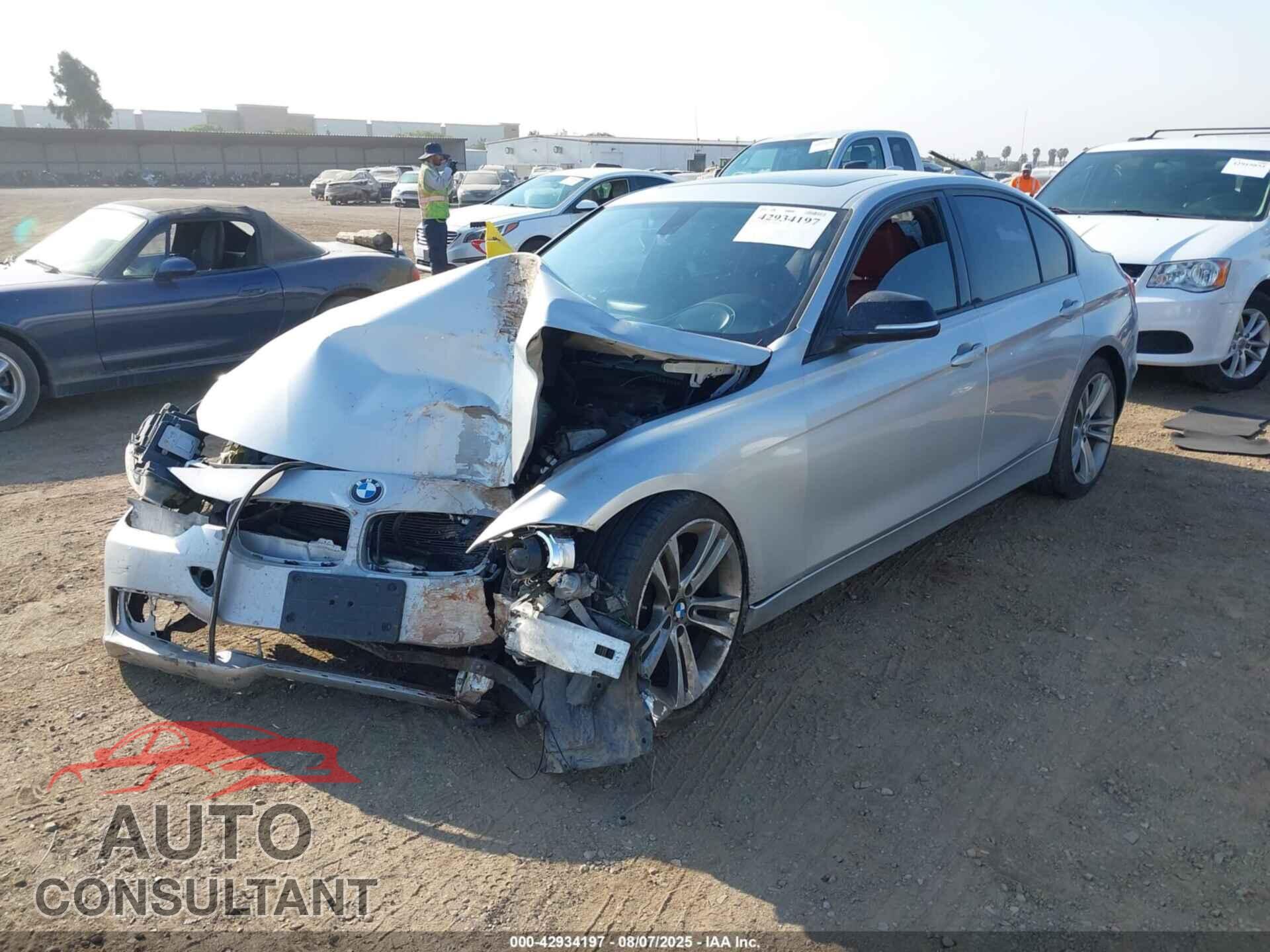 BMW 328I 2013 - WBA3C1C5XDF435612